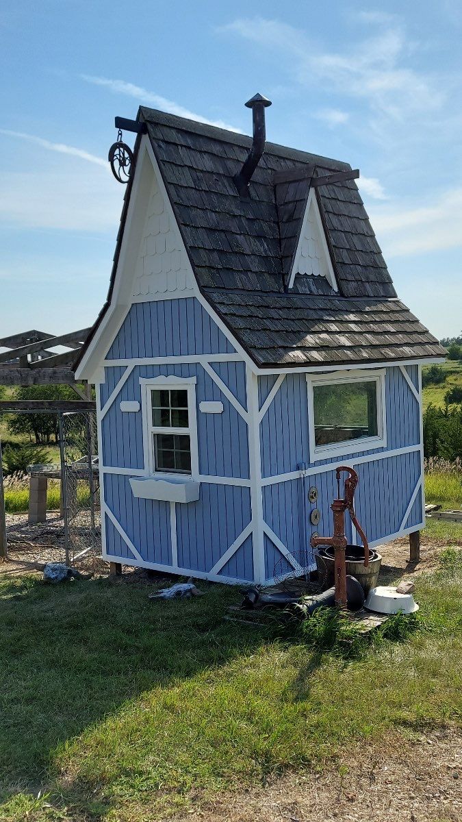 Playhouse repaint by Cutting edge painting 