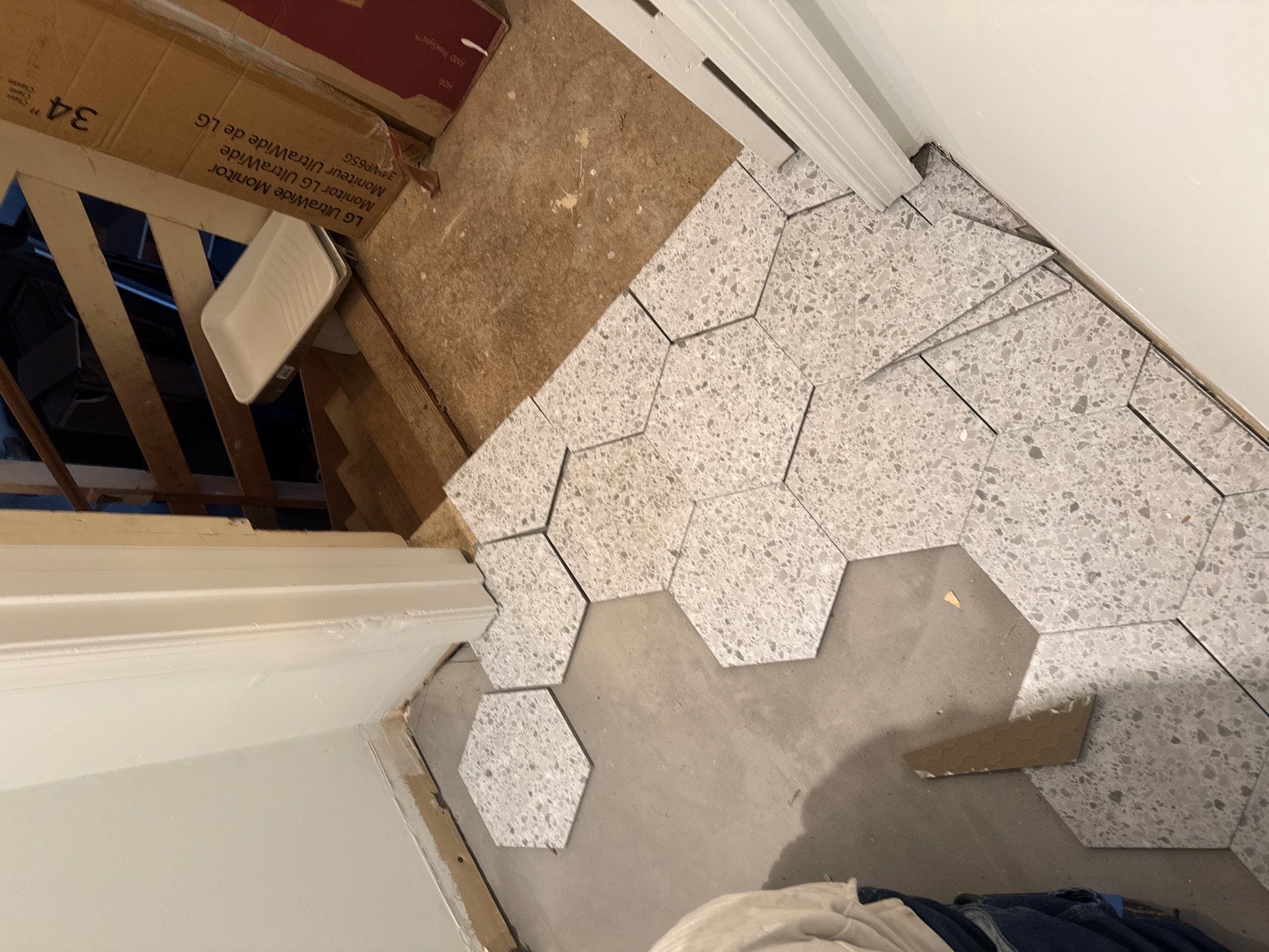 LAUNDRY AND HALLWAY REMODELING using Sherwin Williams  by La Bendicion Contruction Llc