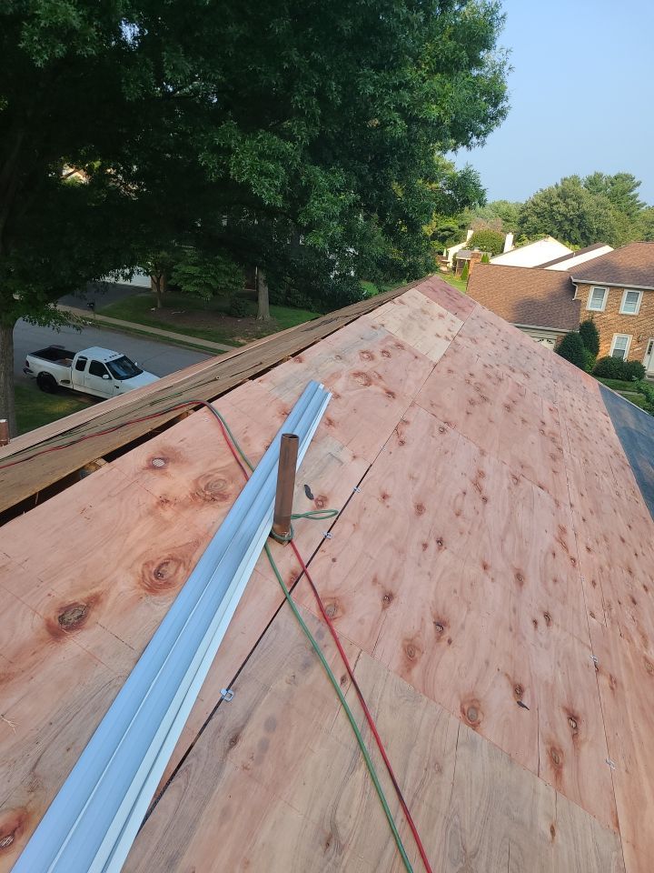 Burke: CertainTeed Landmark Pro Architectural Shingles in Max Def Weathered Wood by RM Banning, Inc.