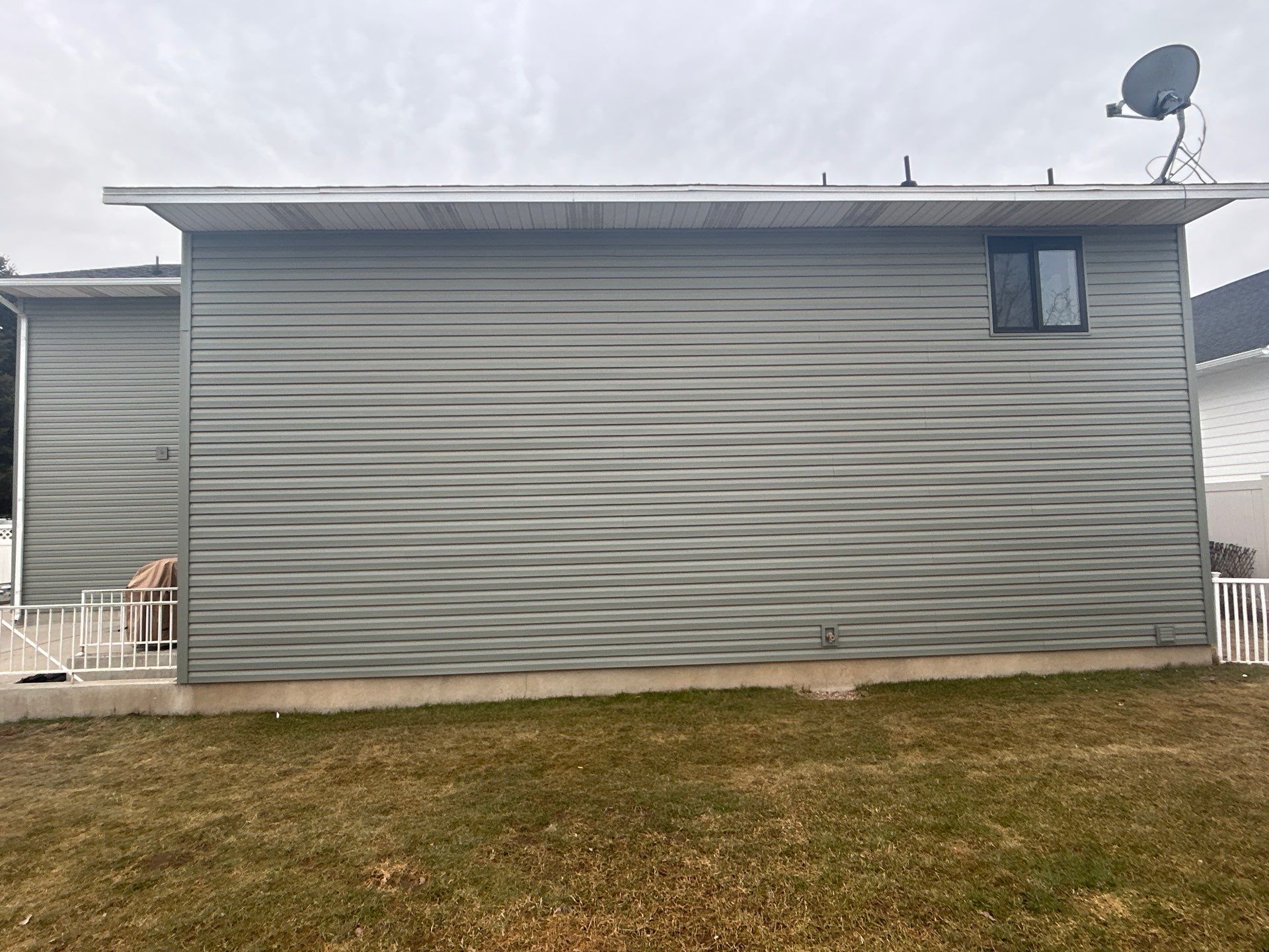 Orem | Premium HeartTech Vinyl Upgrade | Aspen & Quiet Willow Accents by Ideal Siding Utah