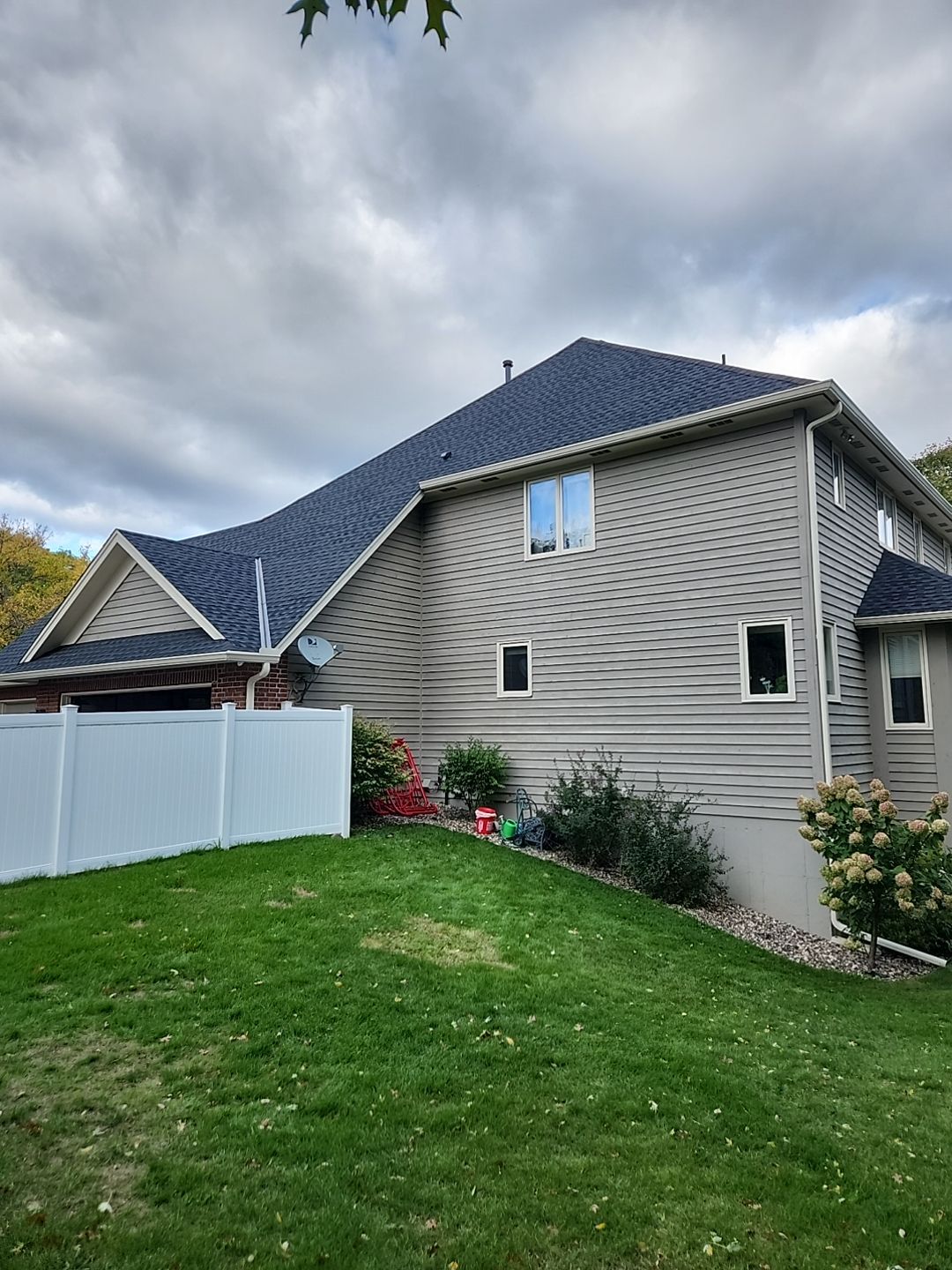 5" Gutters in Eden Prairie by Next Level Seamless Gutters / Exteriors Inc.