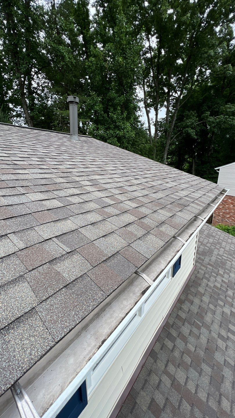 Springfield CertainTeed Landmark Weathered Wood Roof Installation by RM Banning, Inc.