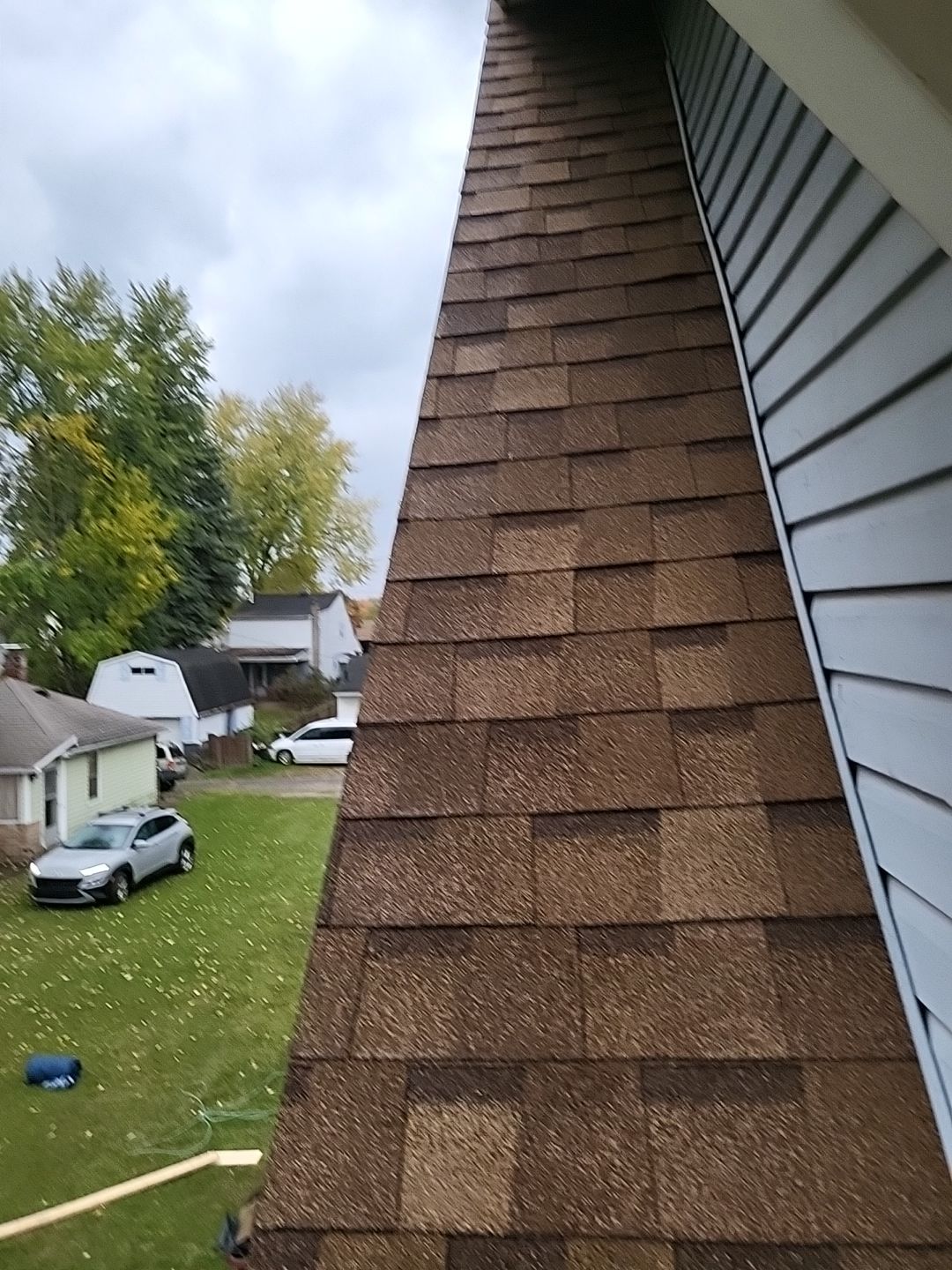 ATLAS PINNACLE COLOR: MORNING HARVEST DRIP EDGE: WHITE by Eagle Eye Roofing