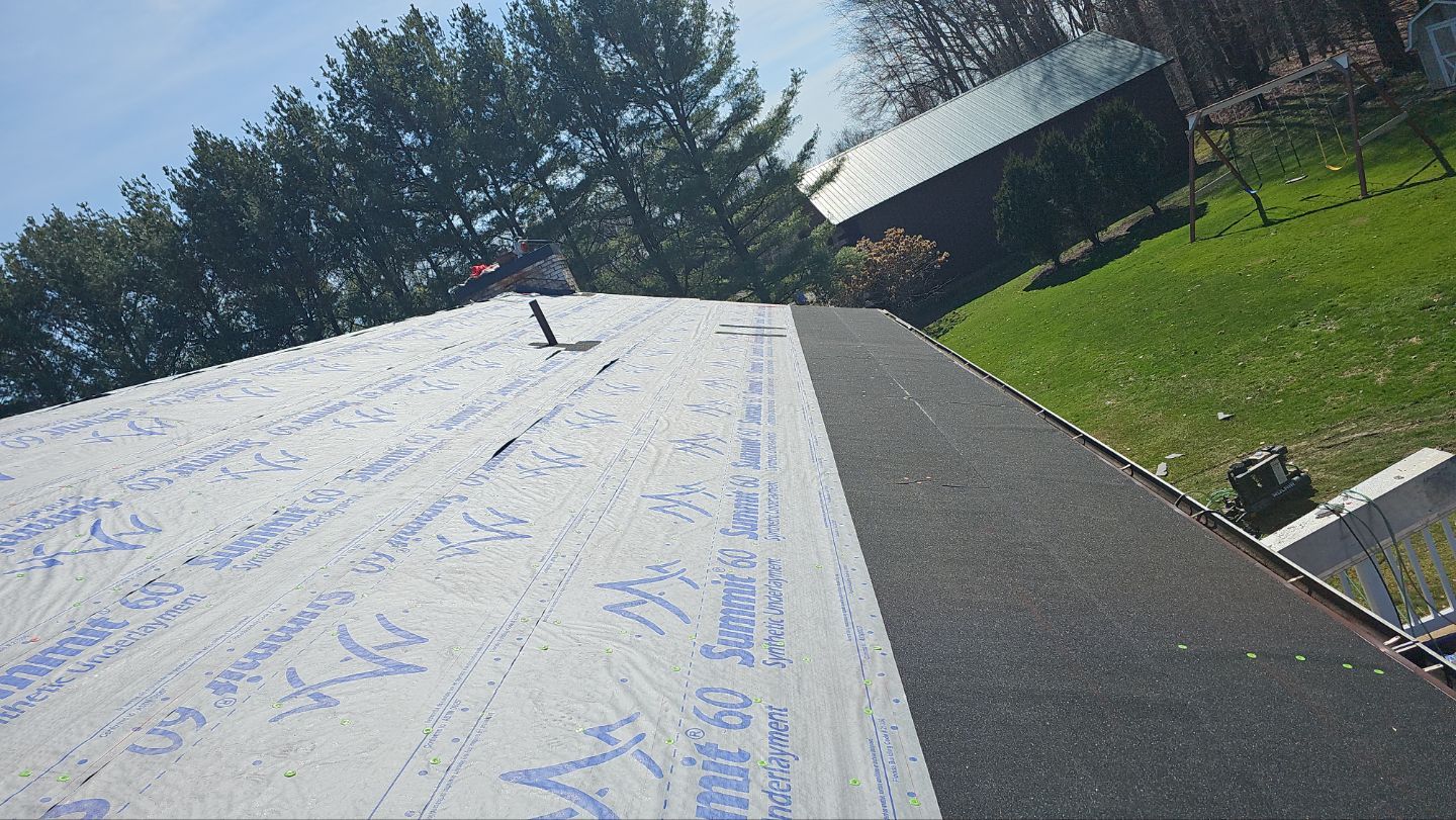 Atlas Pinnacle Color: Majestic Shake; Drip Edge Color: Royal Brown by Eagle Eye Roofing