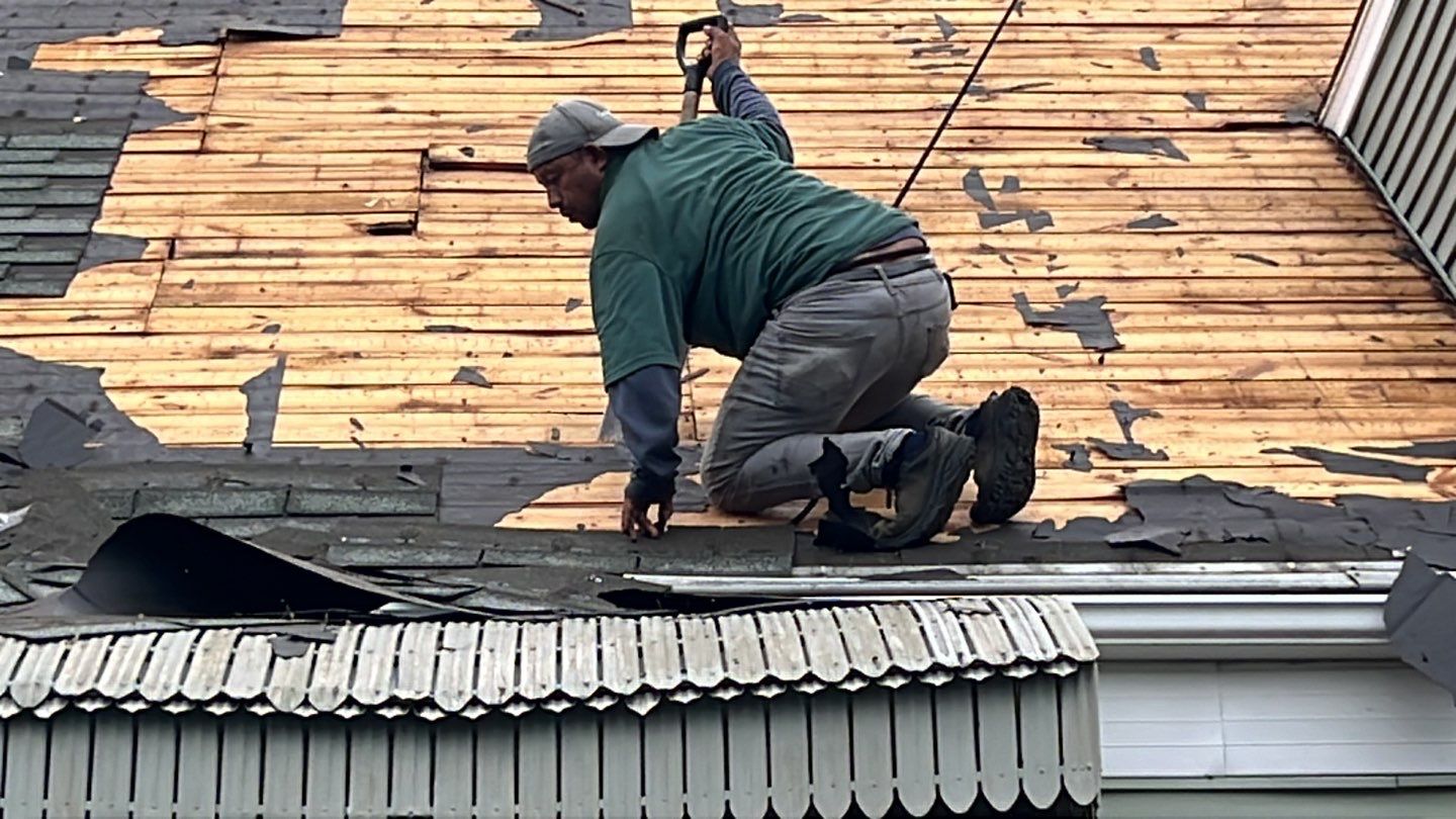 Arlington: CertainTeed Landmark Architectural Shingle in Georgetown Gray by RM Banning, Inc.