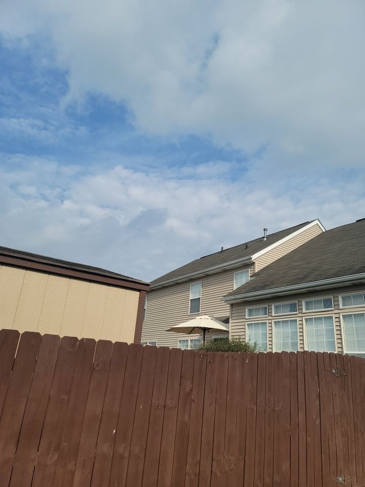 ATLAS PINNACLE COLOR: BURNT HICKORY DRIP EDGE: WHITE by Eagle Eye Roofing