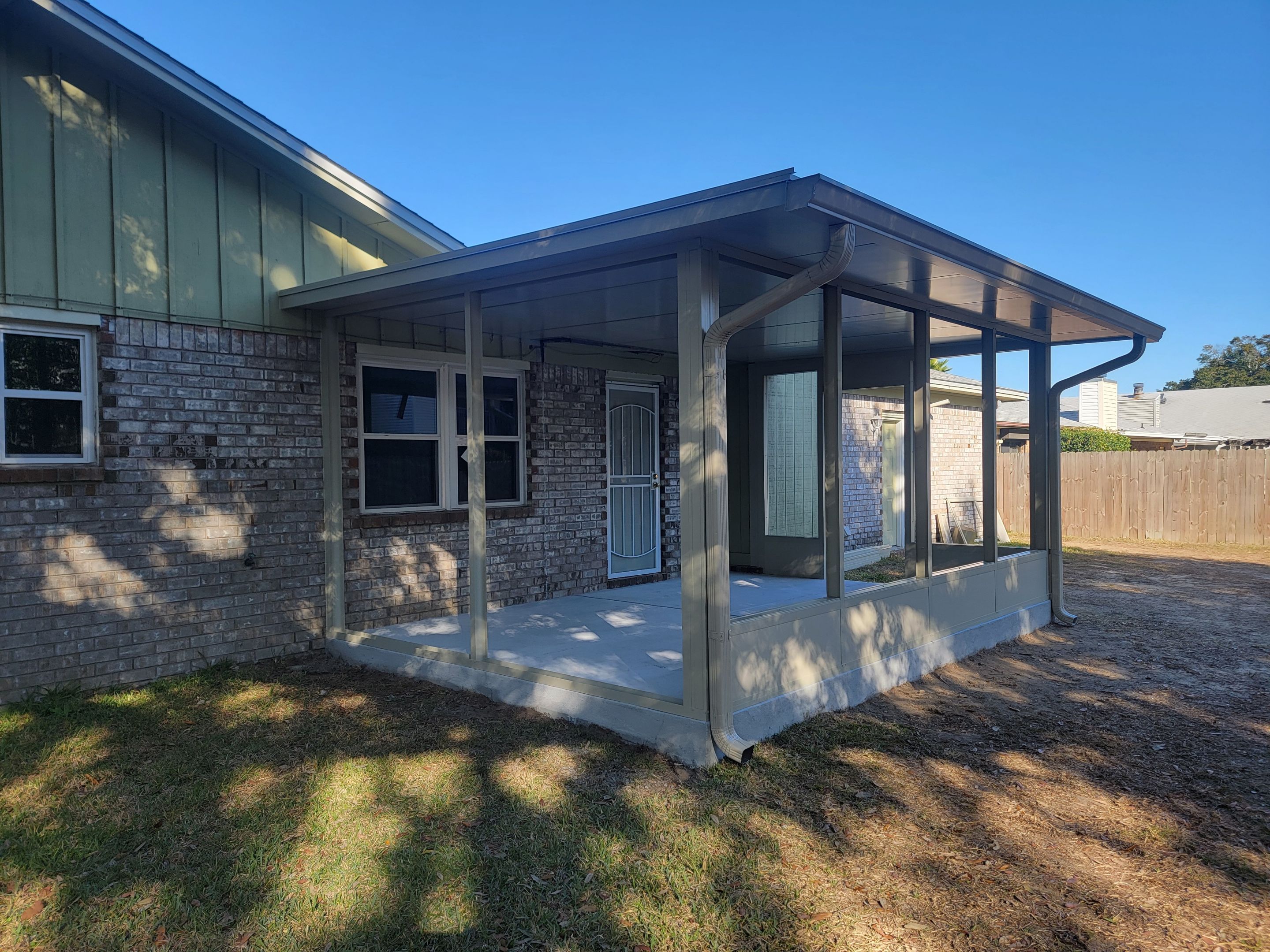 Screen Room in Pensacola by Titan Sunrooms