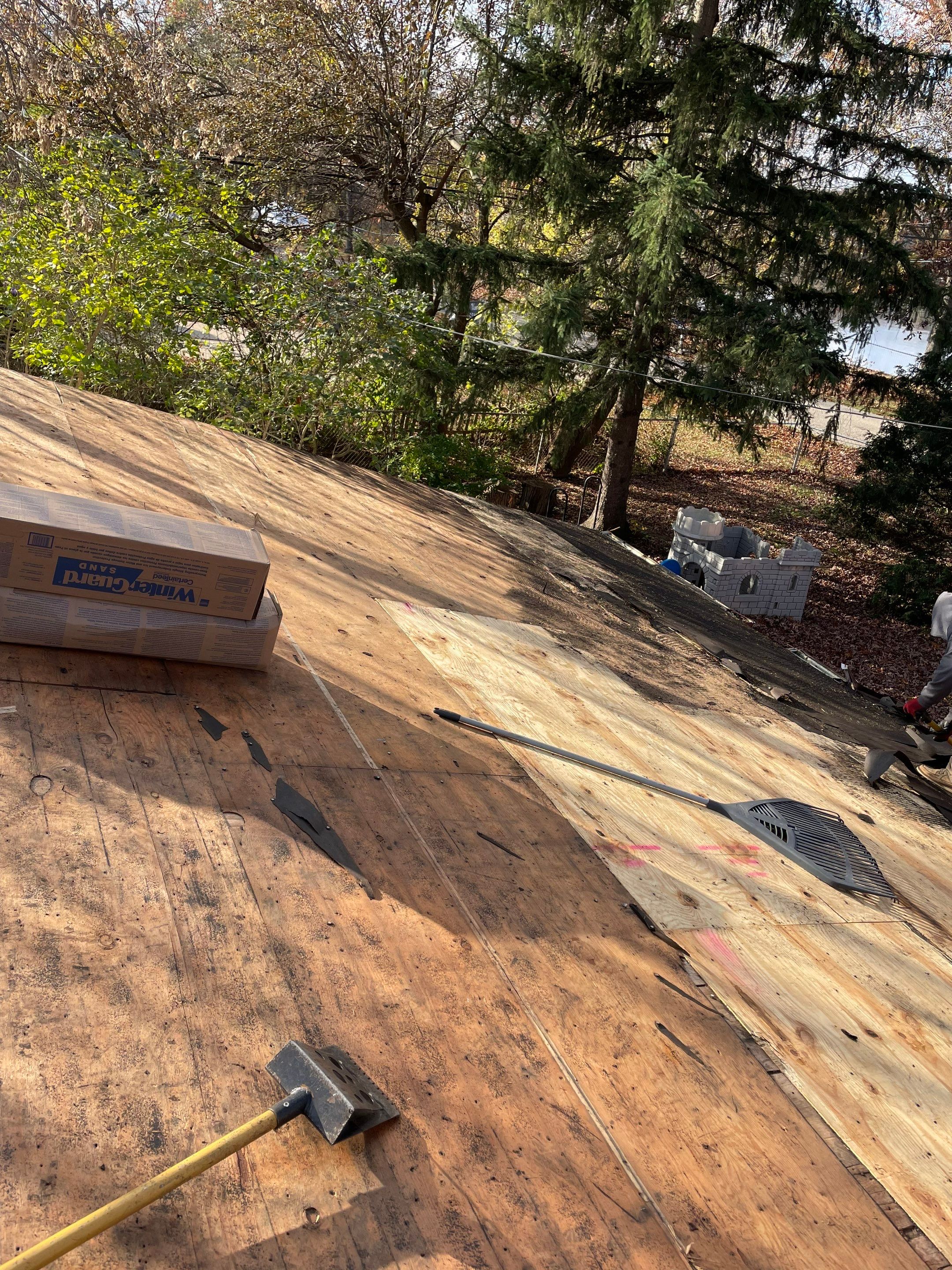 Roof Replacement using CertainTeed Landmark by 180 Contractors