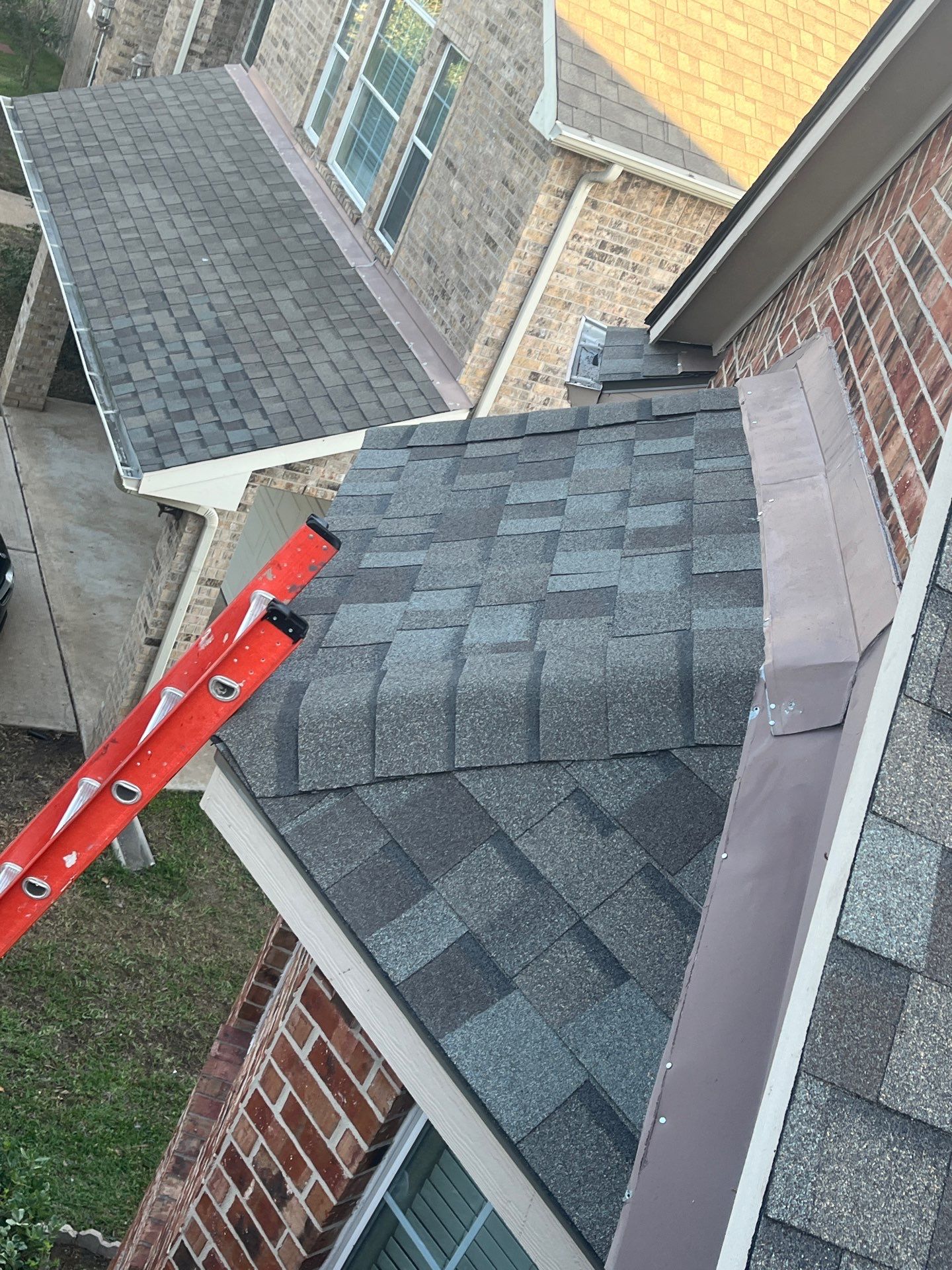 Residential Roofing Installation using Owen's Corning Duration (Lifetime) Shingles by Roof Repair Company
