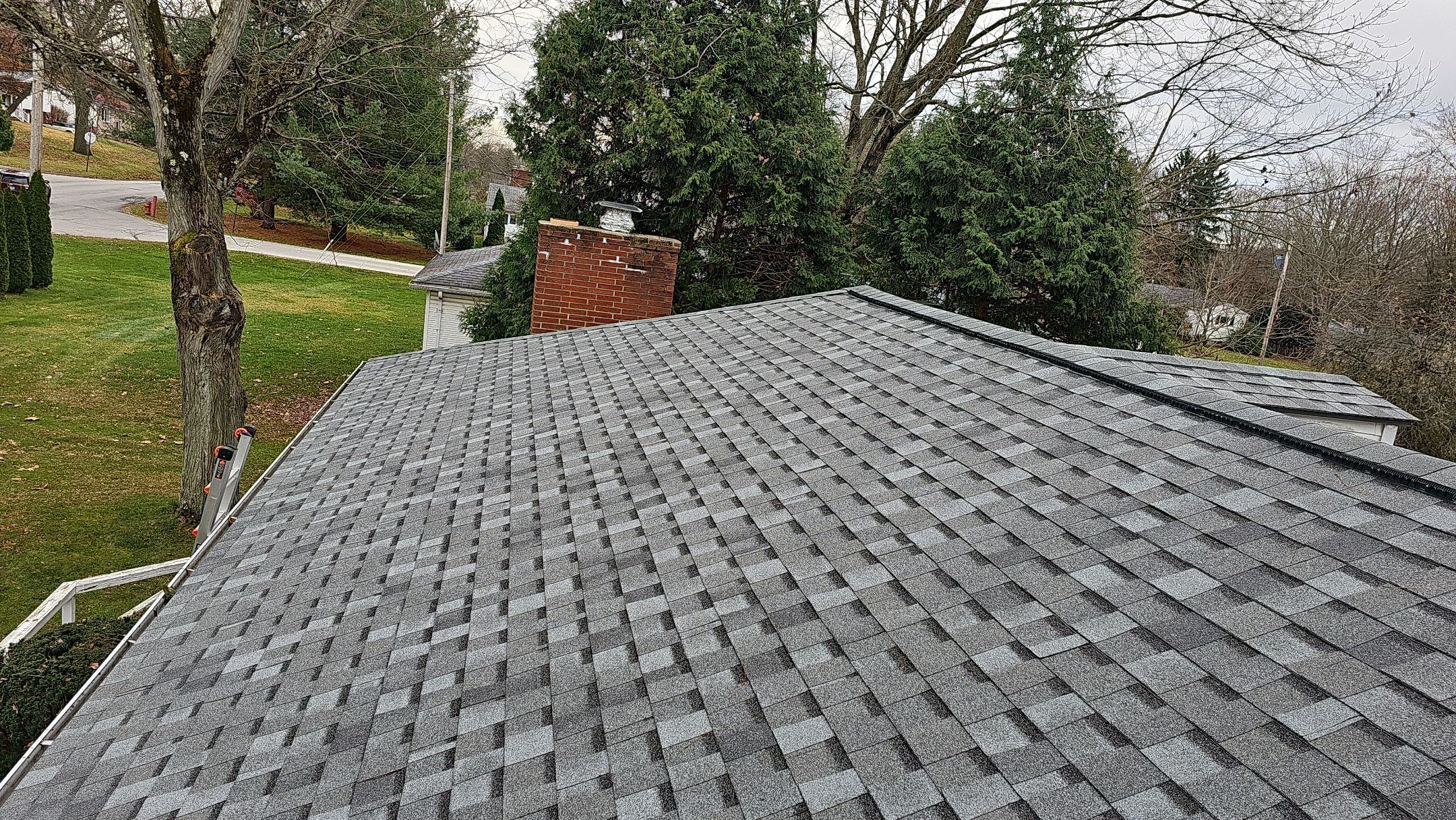 ATLAS PINNACLE COLOR: COASTAL GRANITE DRIP EDGE: TUXEDO GRAY by Eagle Eye Roofing