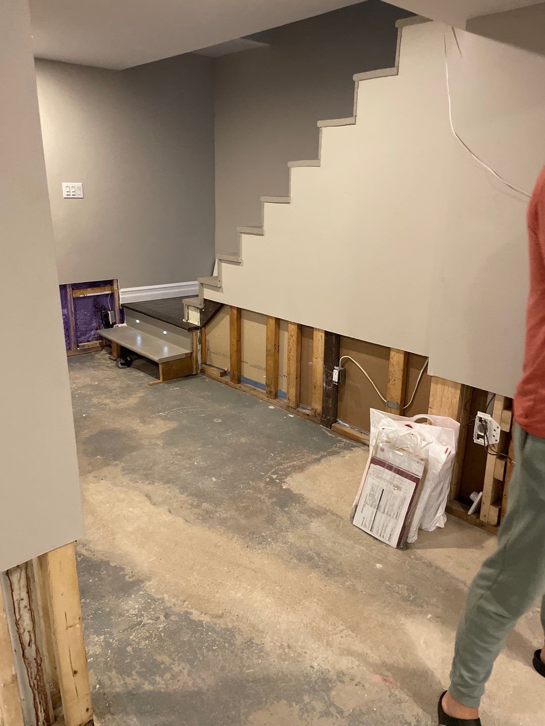 Basement reno by Eco-Nature Construction Inc.