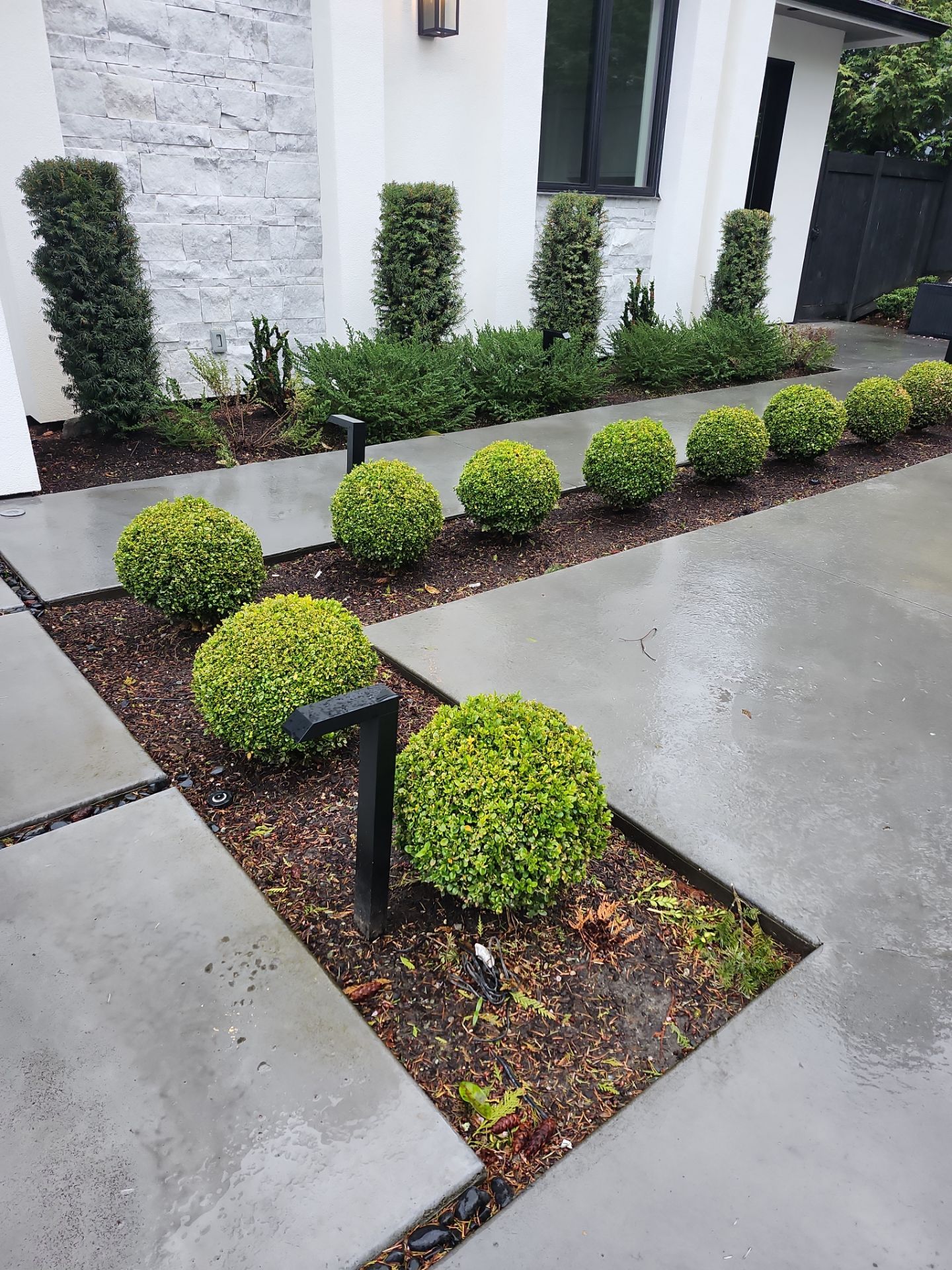 Residencial Property in Saanichton  by Habanero Garden and Exterior Care