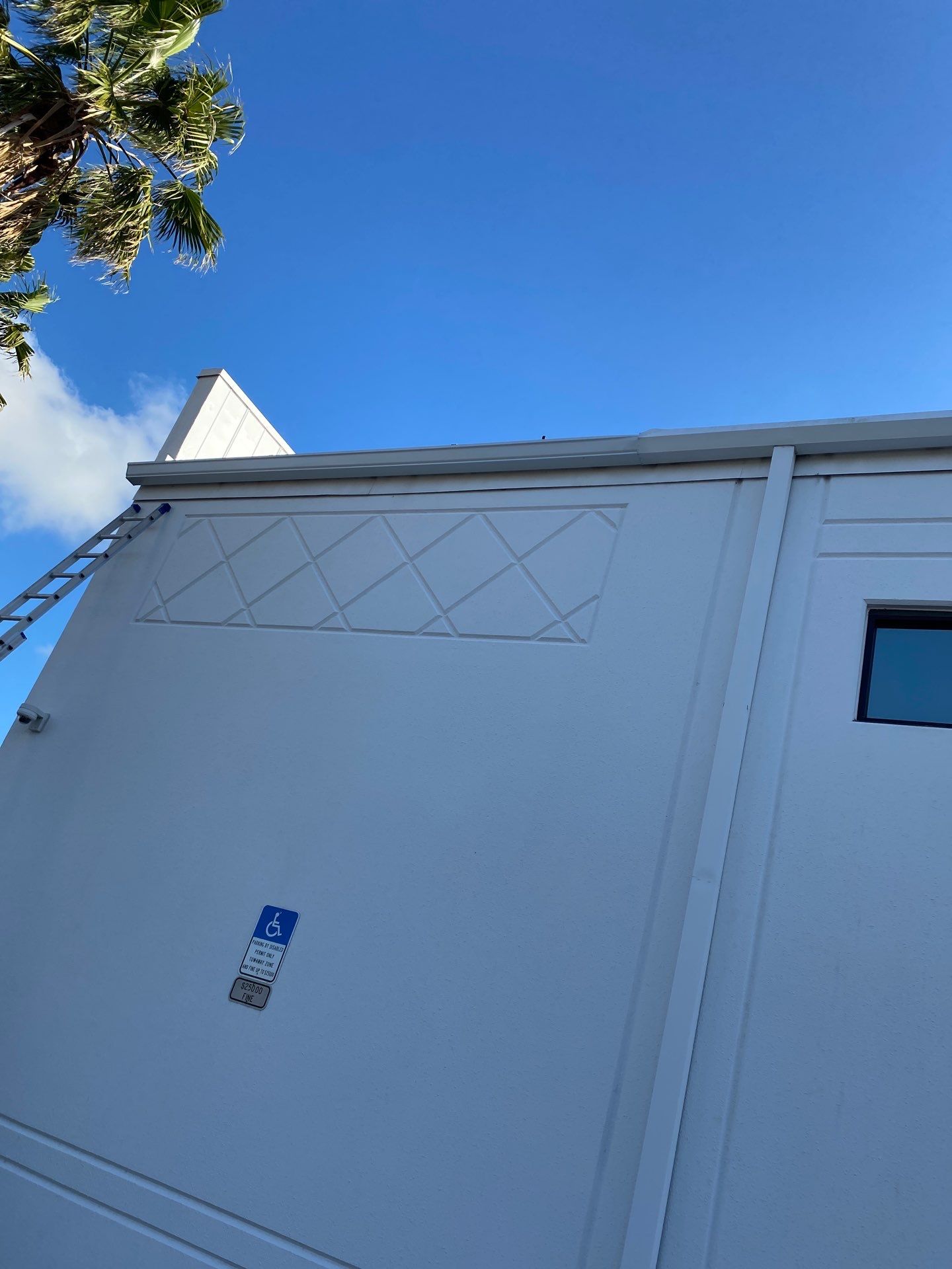 7-inch Box Seamless Gutters in Sarasota FL by Gutter Professors