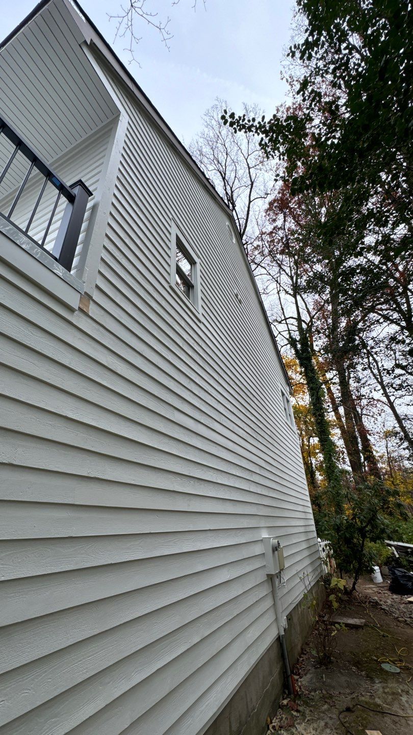 Arlington: Bevel Cedar Wood Siding Restoration by RM Banning, Inc.
