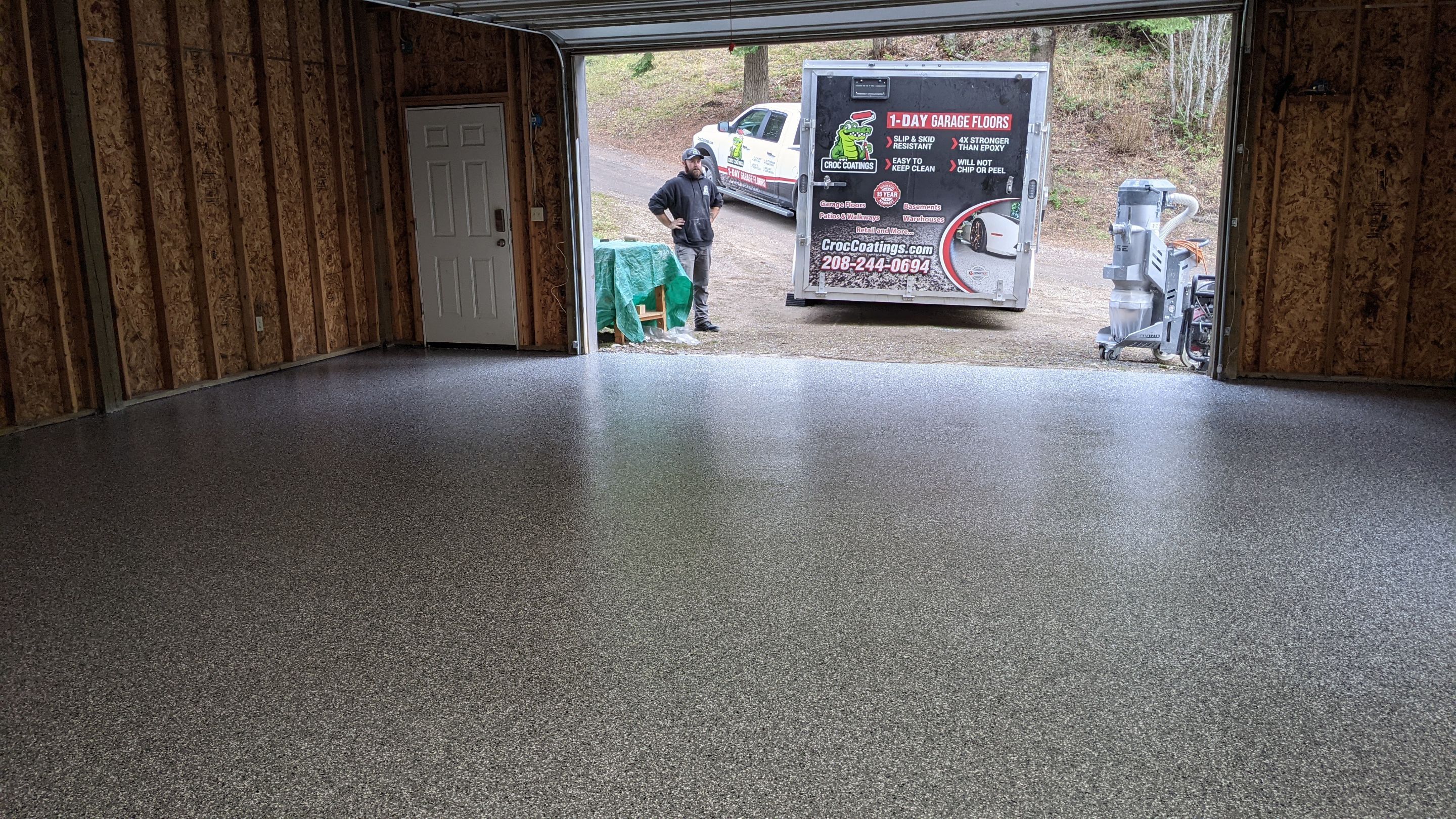 Garage Transformation using Penntek Evolution System and Smoke Color by Croc Coatings, LLC
