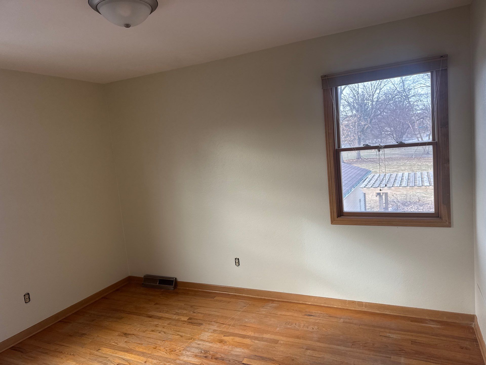 Full Interior Repaint to put the house up for sale by Midwest Paint LLC