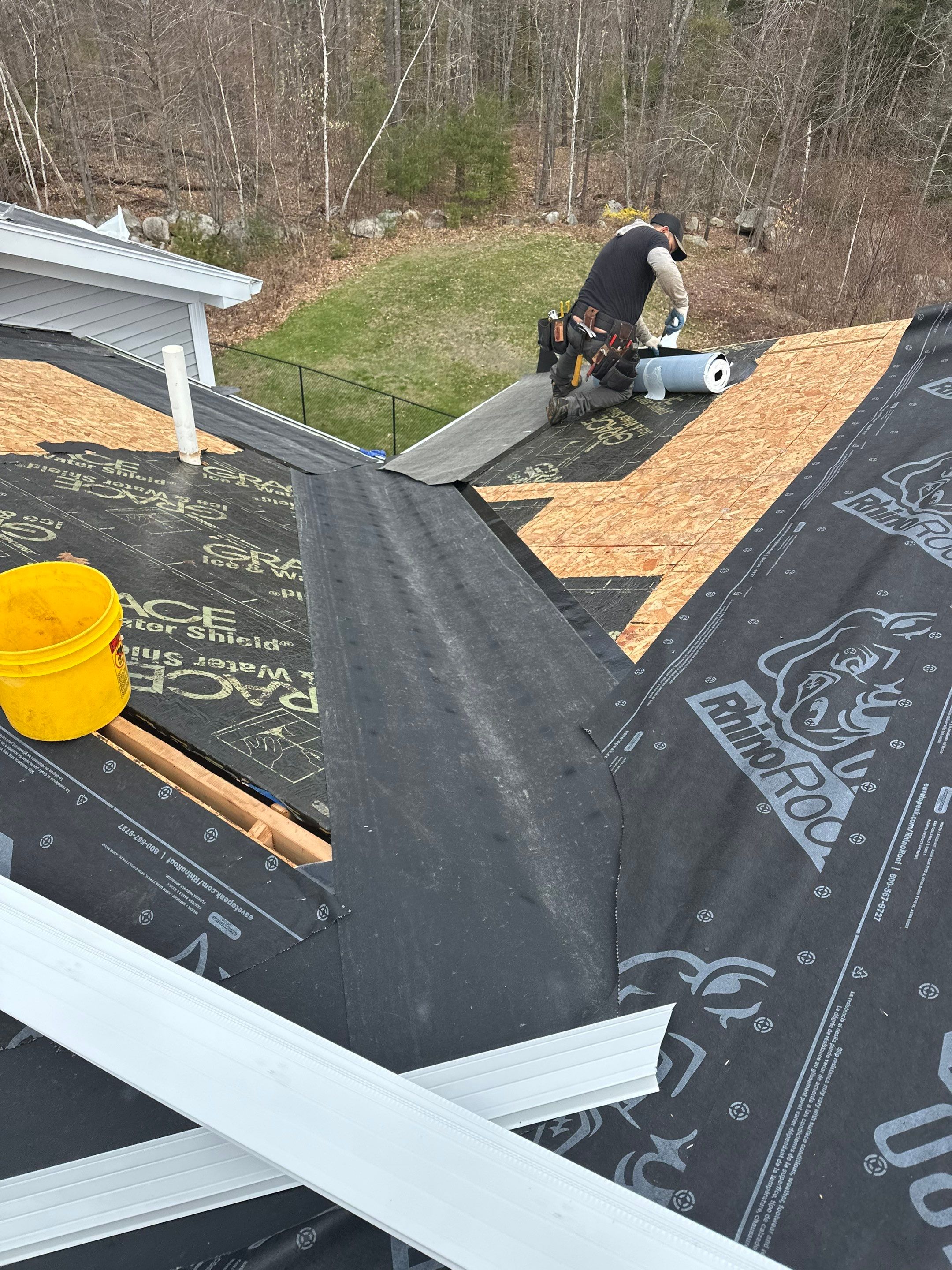 🏡 Multi-Story Roof Installation – Raymond, NH by Tall pine roofing