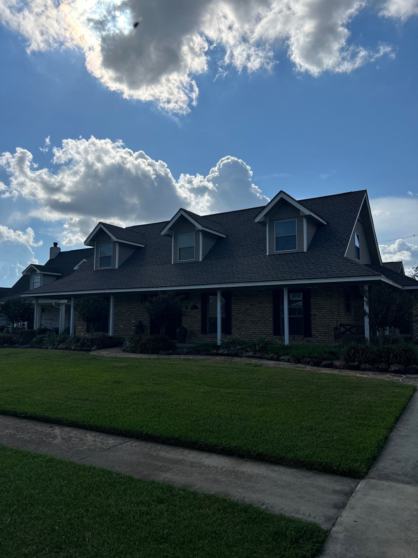 GAF HDZ - Weathered Wood by Elite Roofing LLC