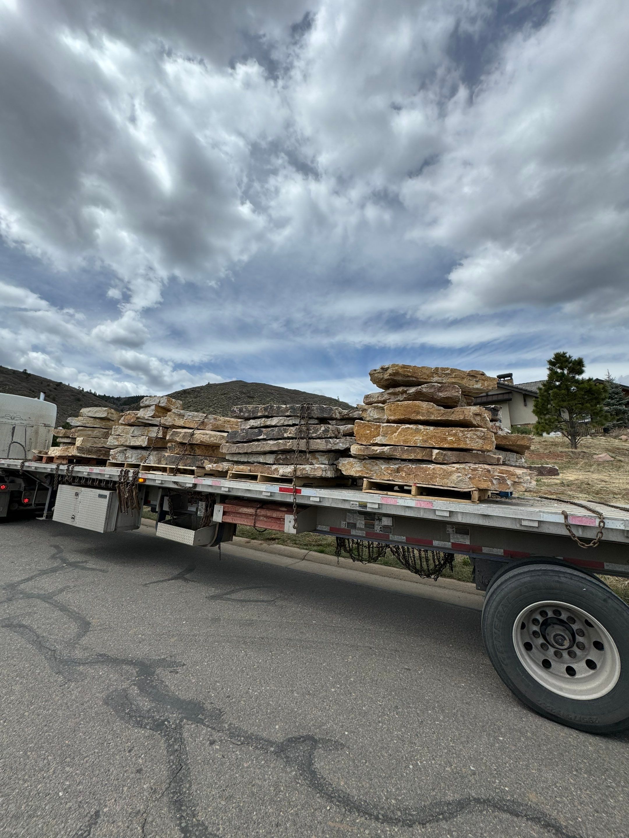 Backyard Paradise in Revena by JRM landscape & design