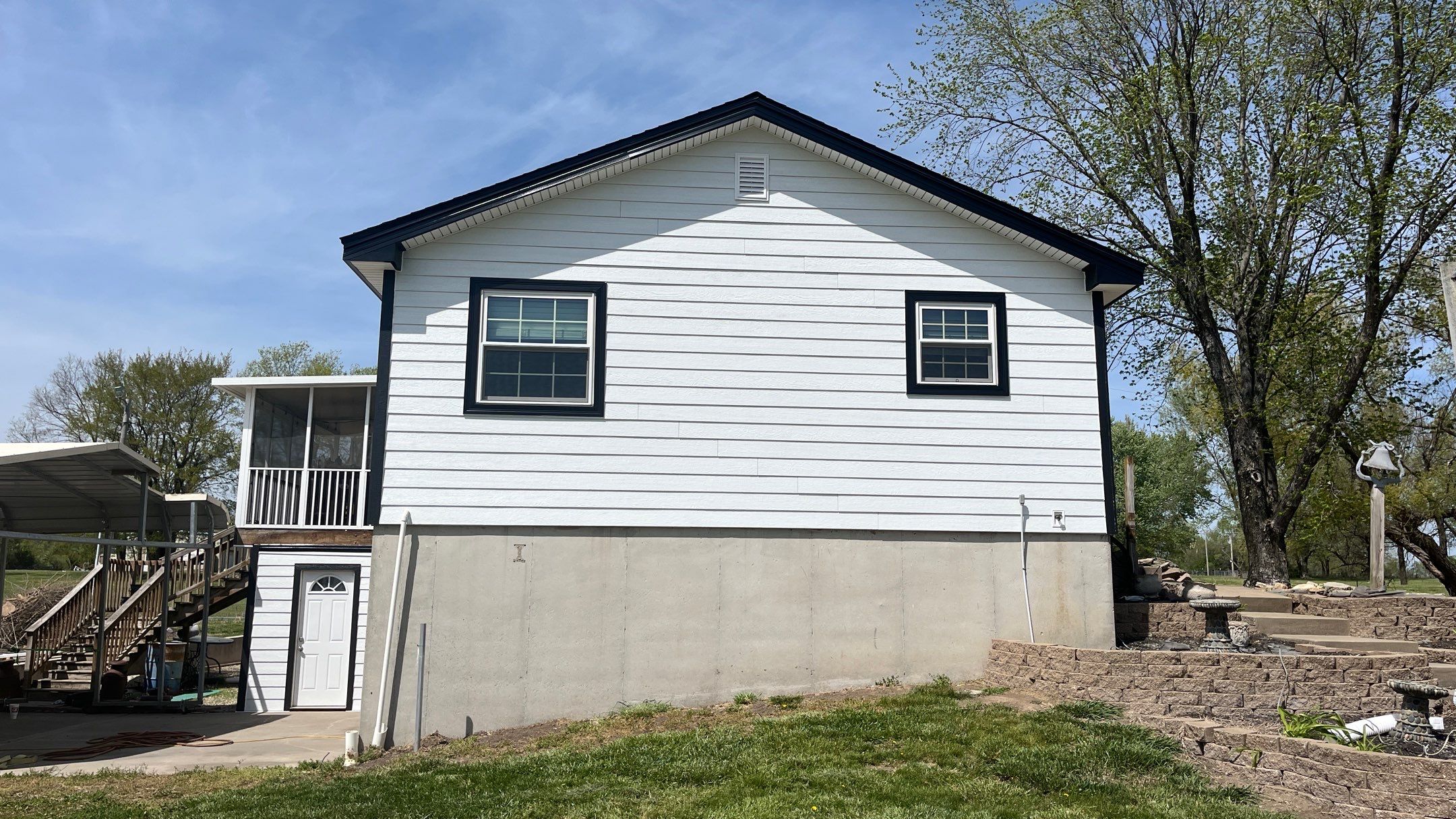 Modern Living by EEC Windows, Siding & Roofing