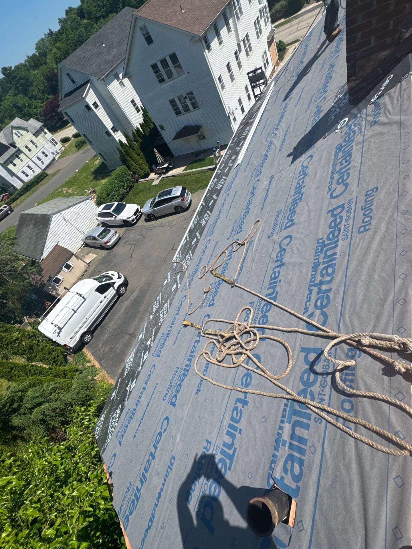 New Britian asphalt shingled roof by DiGiorgi by DiGiorgi Roofing and Siding Inc