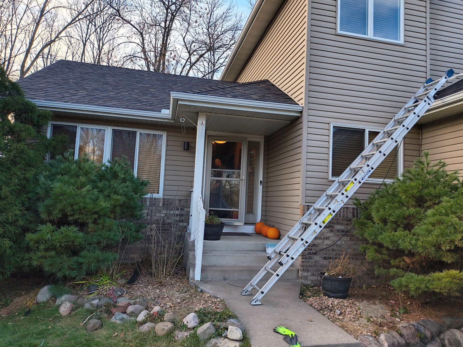 5-Inch Gutter Installation with Leaf Exterminator Gutter Guards – Forrest Lake, MN by Next Level Seamless Gutters / Exteriors Inc.