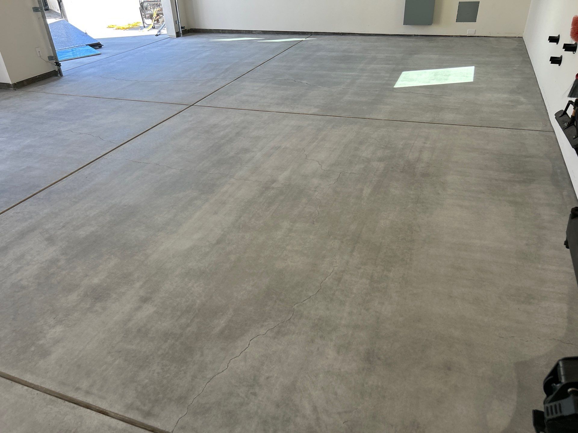 3 car garage, yes please by MGP Coatings