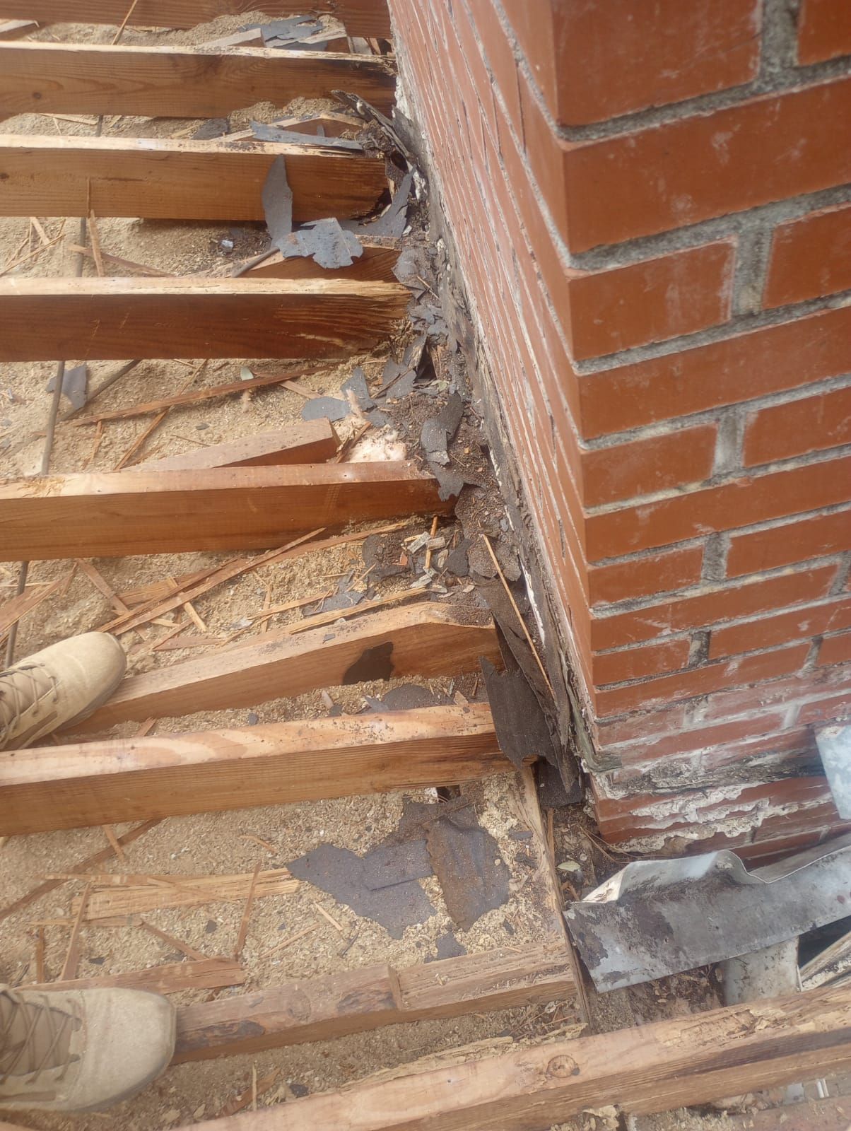 Residential Roofing Installation using Owens Corning Oakridge Estate Grey by Talya Roofing