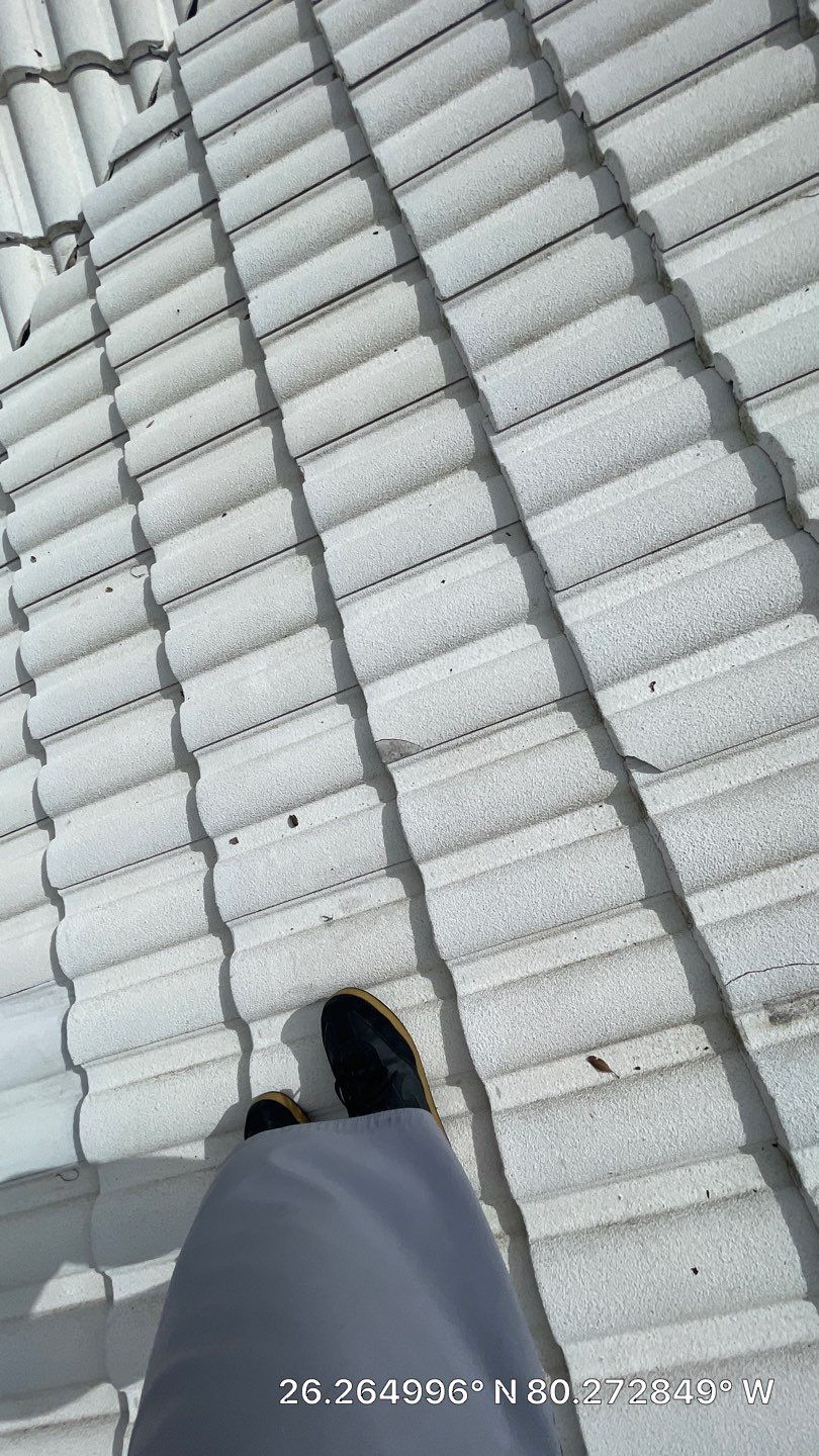 π Customer Spotlight: Lee M. (Black Boater) β Aastro Roofing Delivers Exceptional Service Again! π by Aastro Roofing