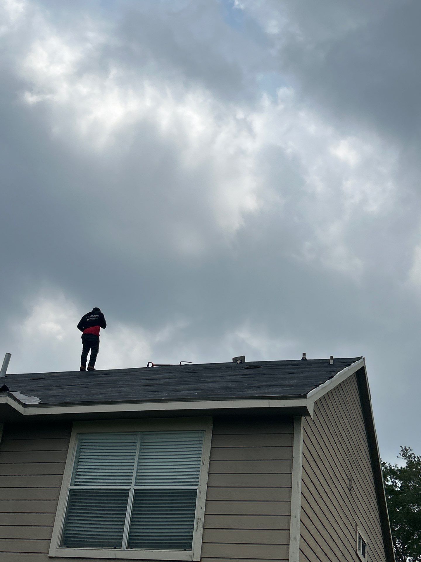 Residential Roofing Installation using Owen's Corning Duration (Lifetime) Shingles by Roof Repair Company