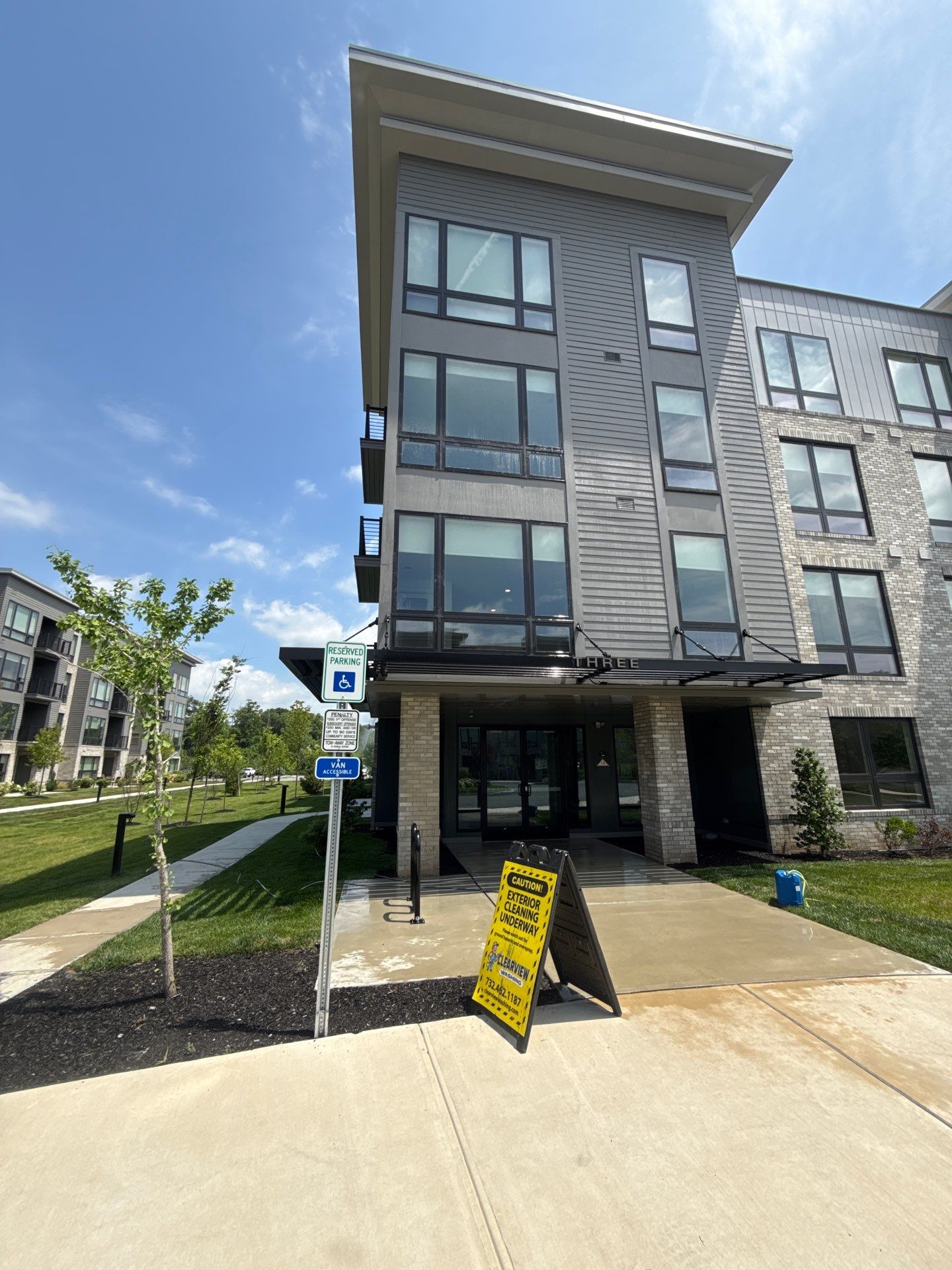 Window Cleaning in East Hanover, NJ by Clearview Washing