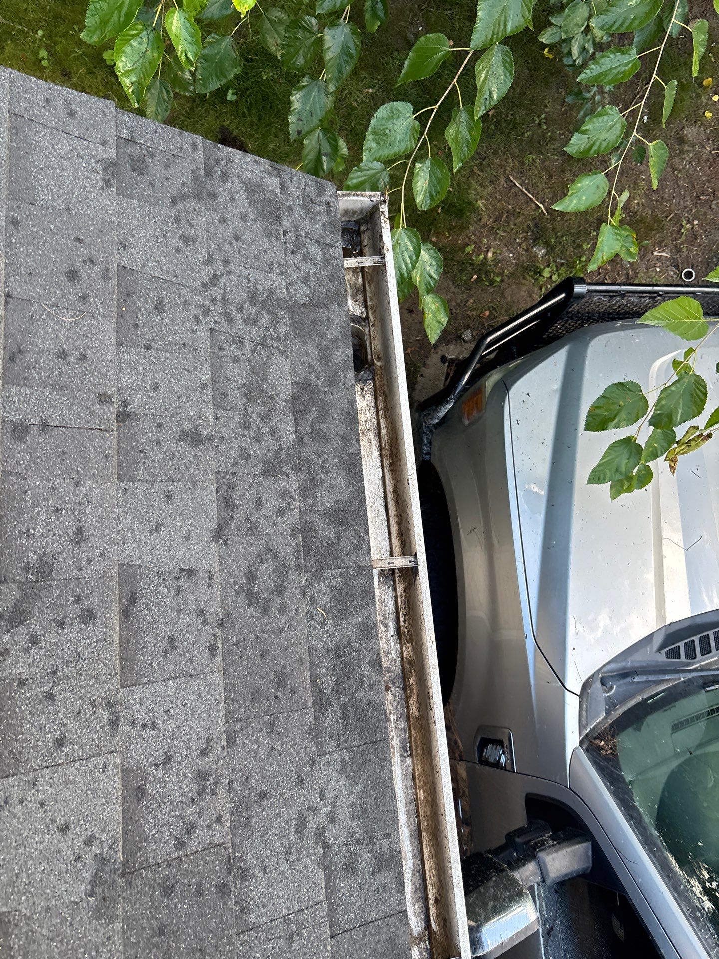 Commercial gutter cleaning Cedar Rapids after photo with clean gutters