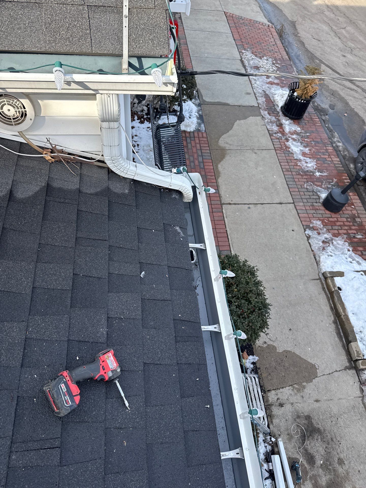 Gutter Repair using 5" Aluminum Gutters by 3 Daughters Construction 