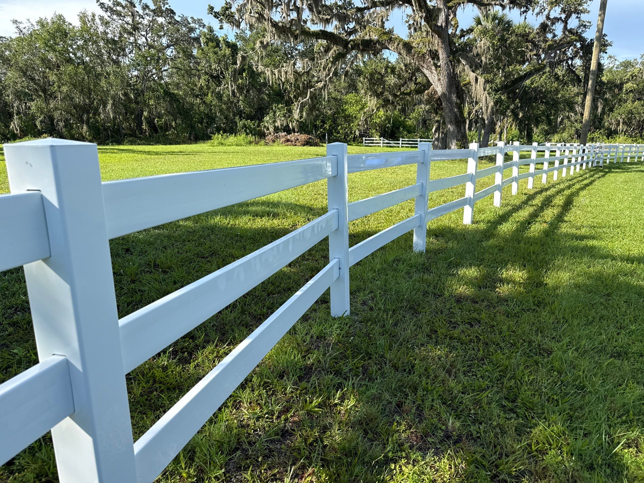 🐎 Vinyl Horse Fence, Entrance Cleaning + House Wash – Parrish, FL by Sunshine AquaWash