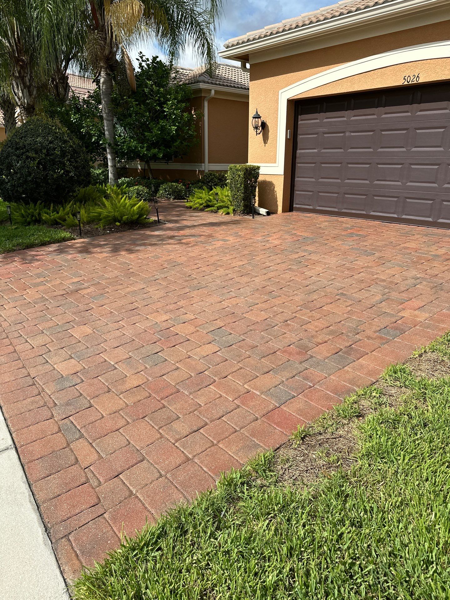 Professional Paver Stripping and Sealing Service in Valencia Lakes Wimauma by Supreme Paver Experts