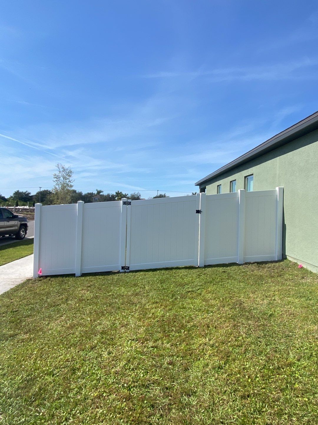 Ruskin, FL  6 ft. Tall White Vinyl Privacy Fence  by Asap fence and gates, LLC
