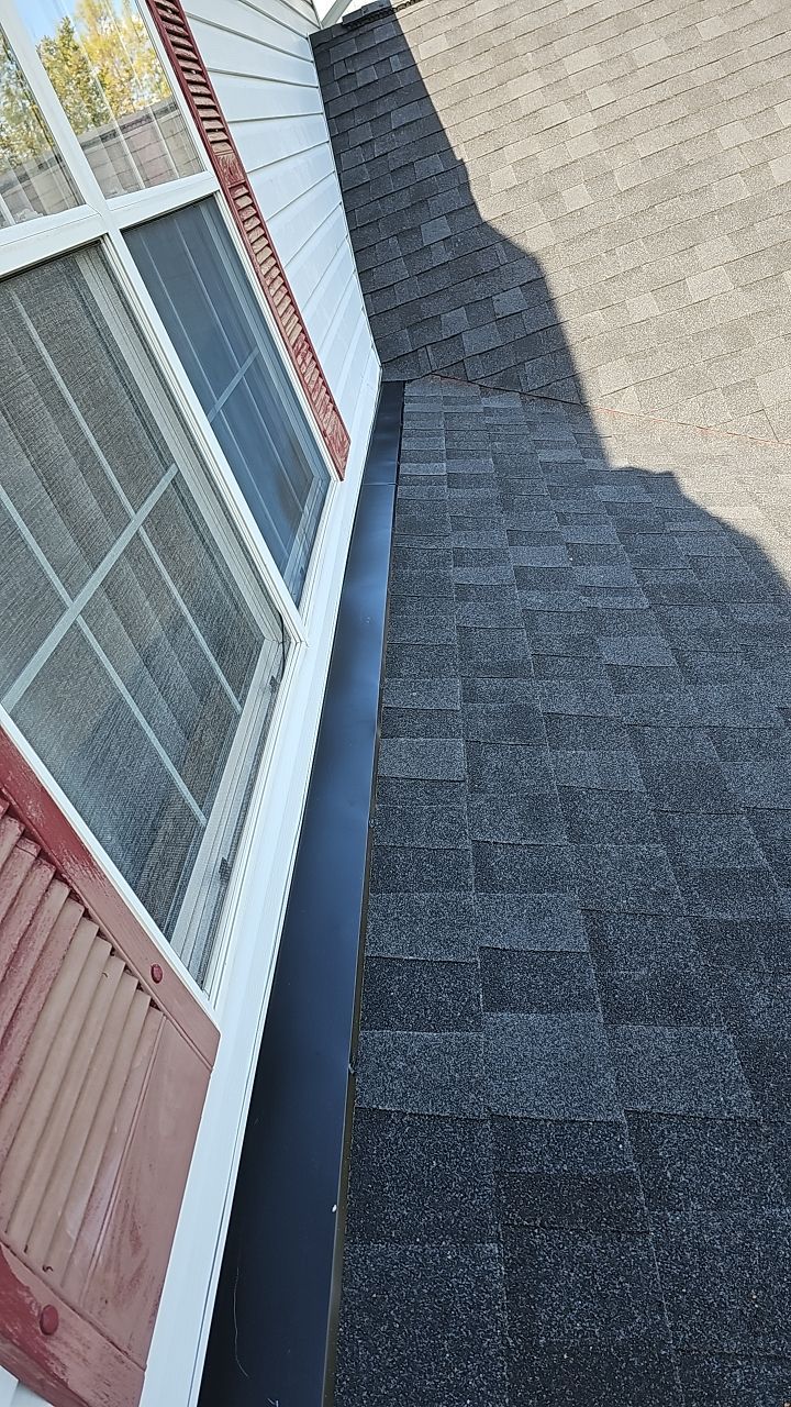 ATLAS PINNACLE COLOR: BLACK SHADOW DRIP EDGE: WHITE by Eagle Eye Roofing