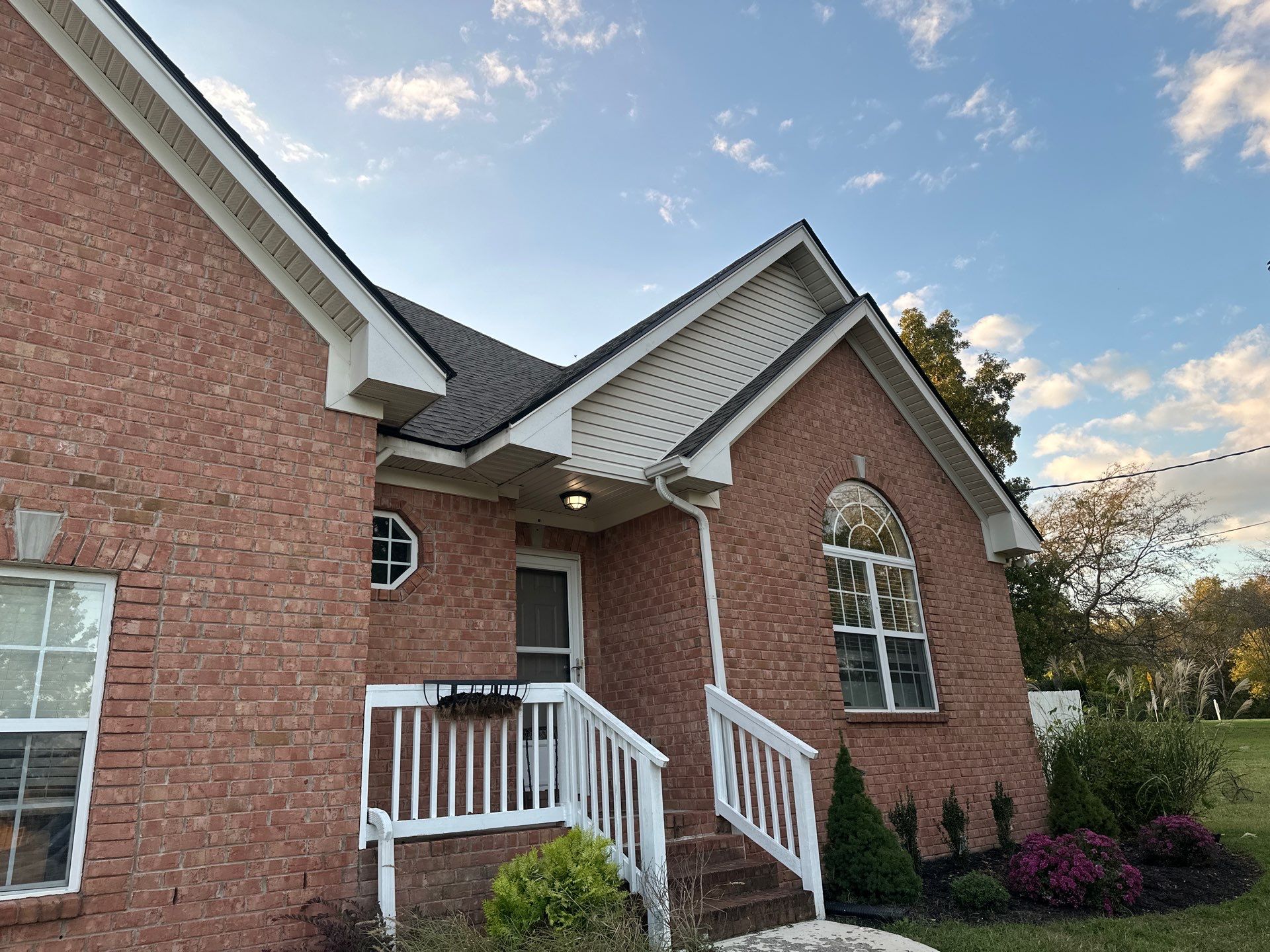 Roof Replacement using GAF Timberline HDZ Weathered Wood & Gutter Replacement by Undersun Roofing 