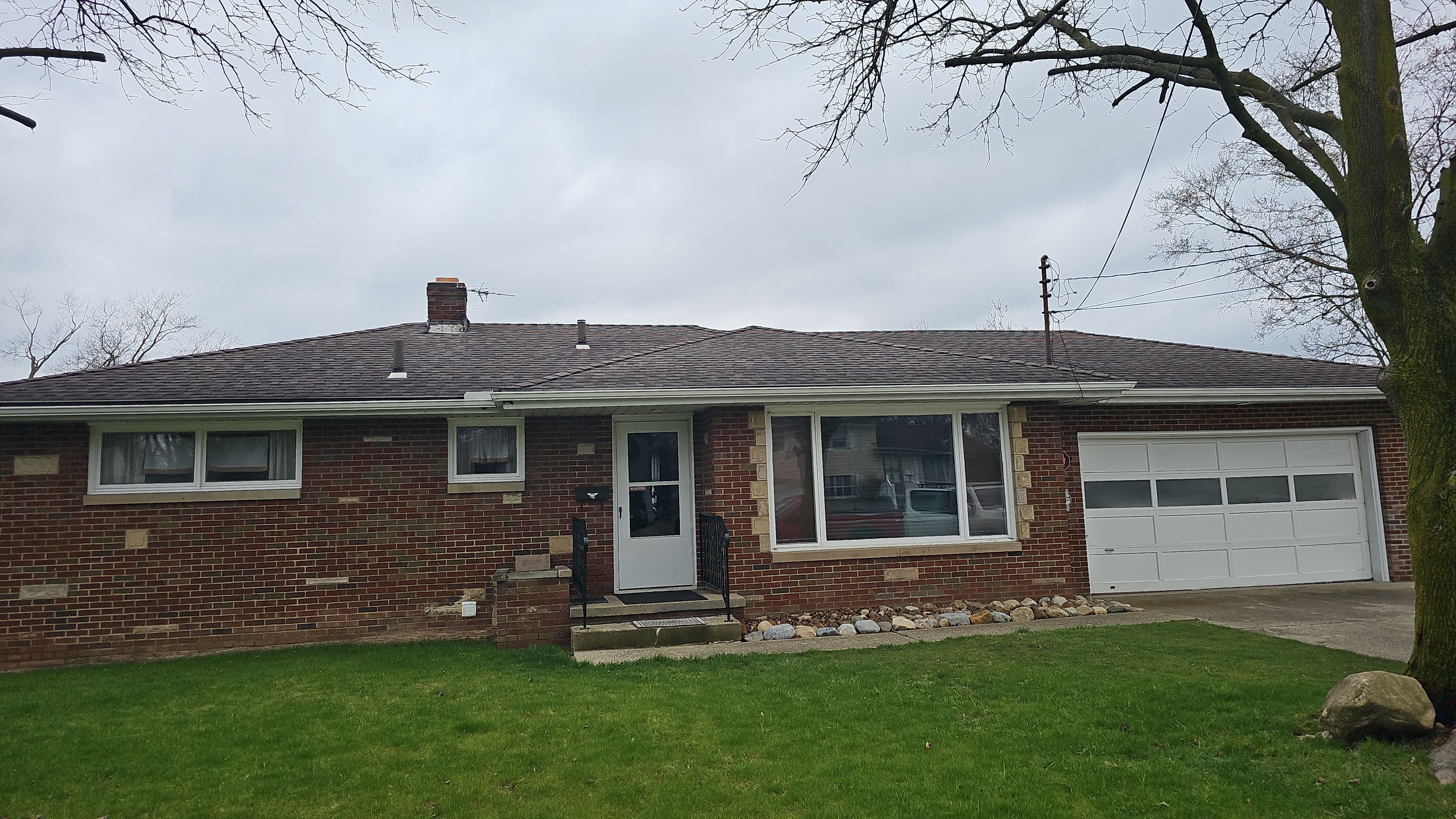 Atlas Pinnacle, Color, Weathered Wood, Drip Edge, Royal Brown by Eagle Eye Roofing
