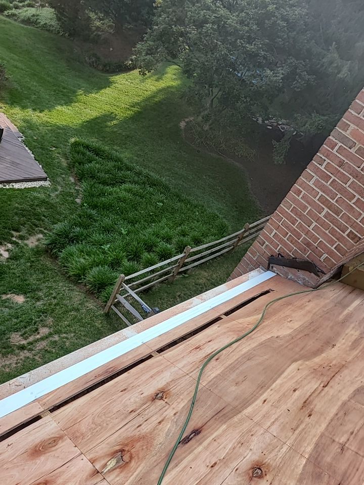 Burke: CertainTeed Landmark Pro Architectural Shingles in Max Def Weathered Wood by RM Banning, Inc.