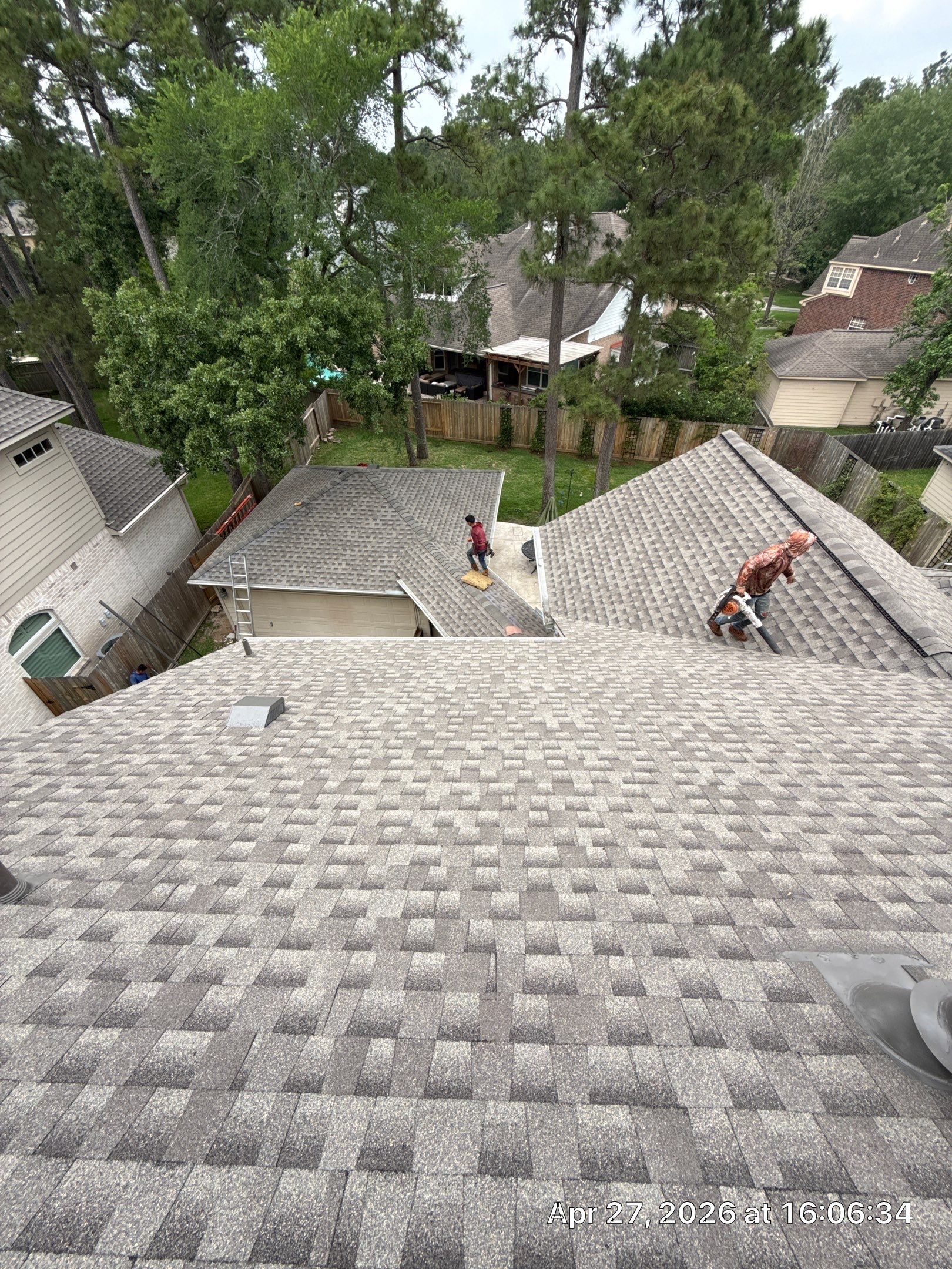 GAF HDZ - Weathered Wood by Elite Roofing LLC