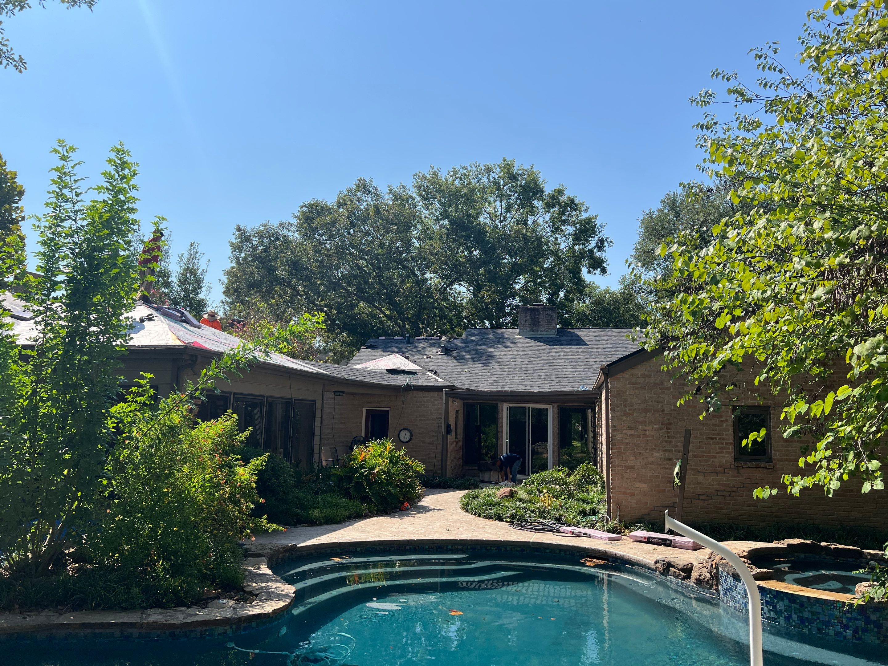 Residential Roofing Installation using Owen's Corning Duration (Lifetime) Shingles by Roof Repair Company