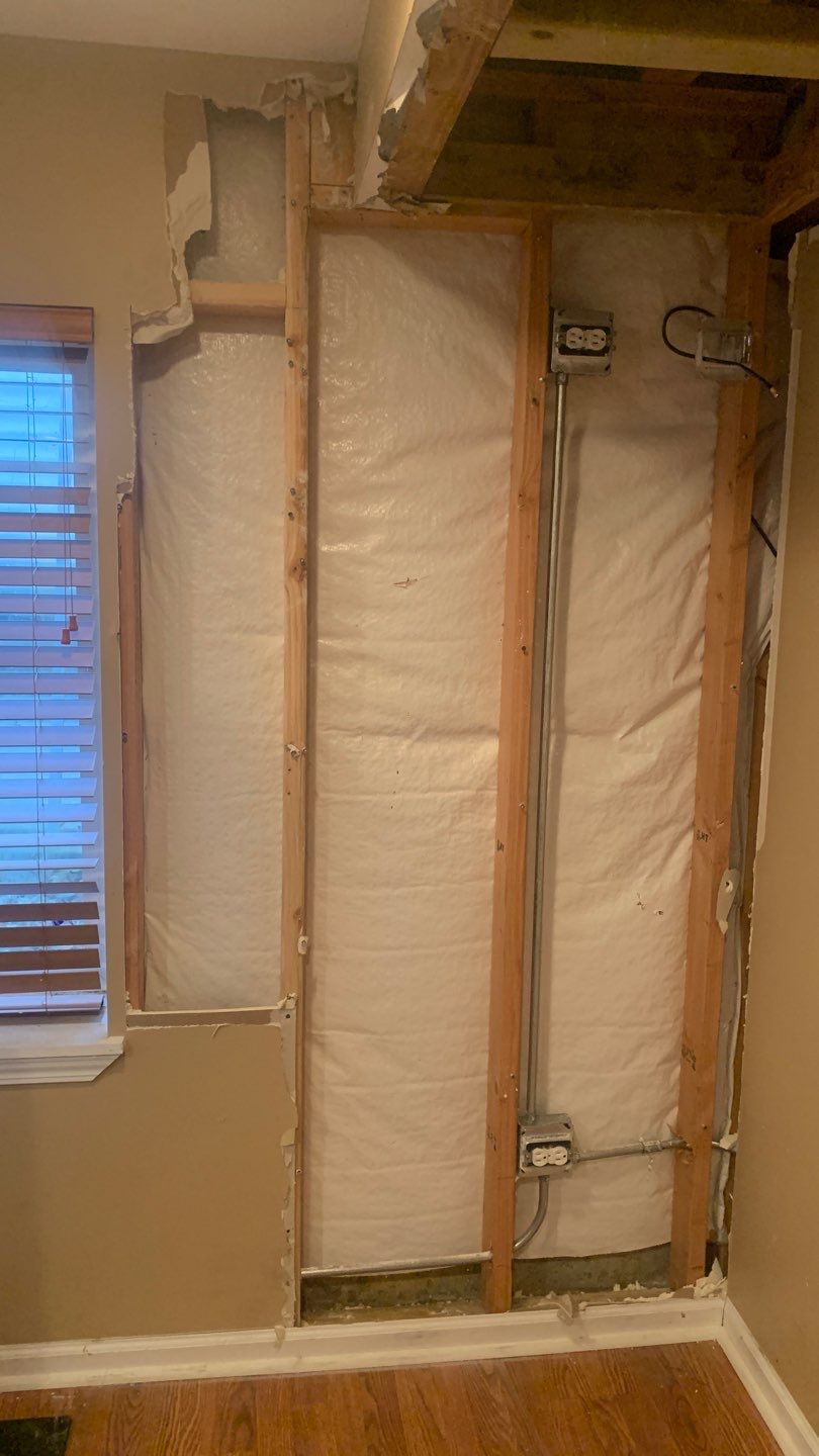 Overhead Drain Pipe Leak in Basement by Chicagoland Water Medics