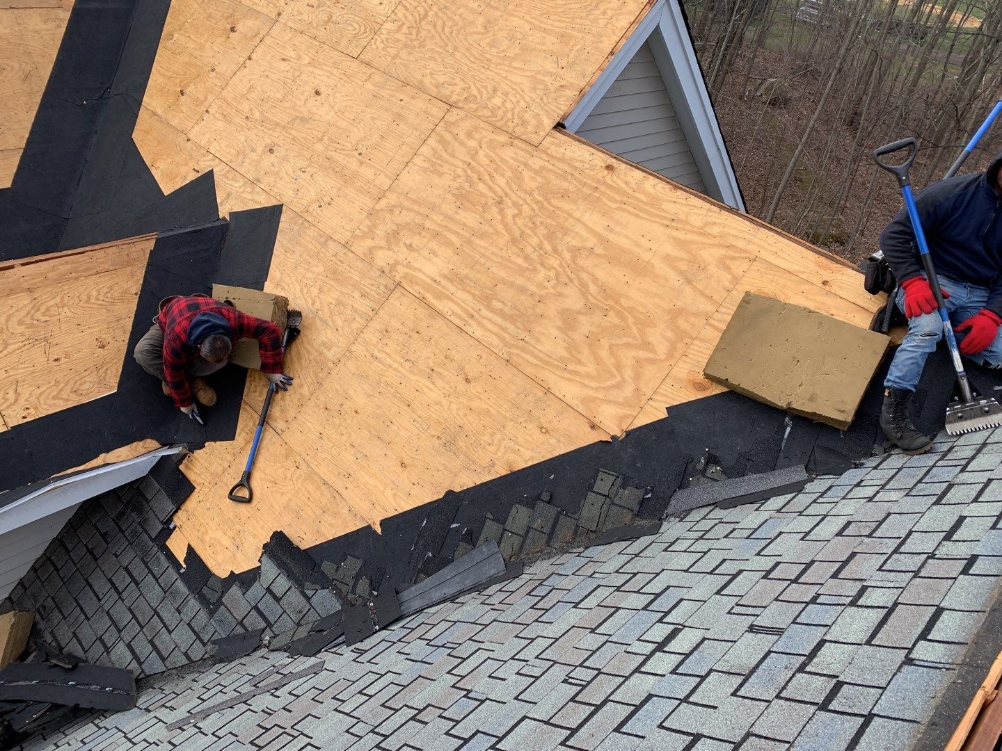 Residential Roofing Installation using Owens Corning TruDefinition Onyx Black by A Plus Exterior