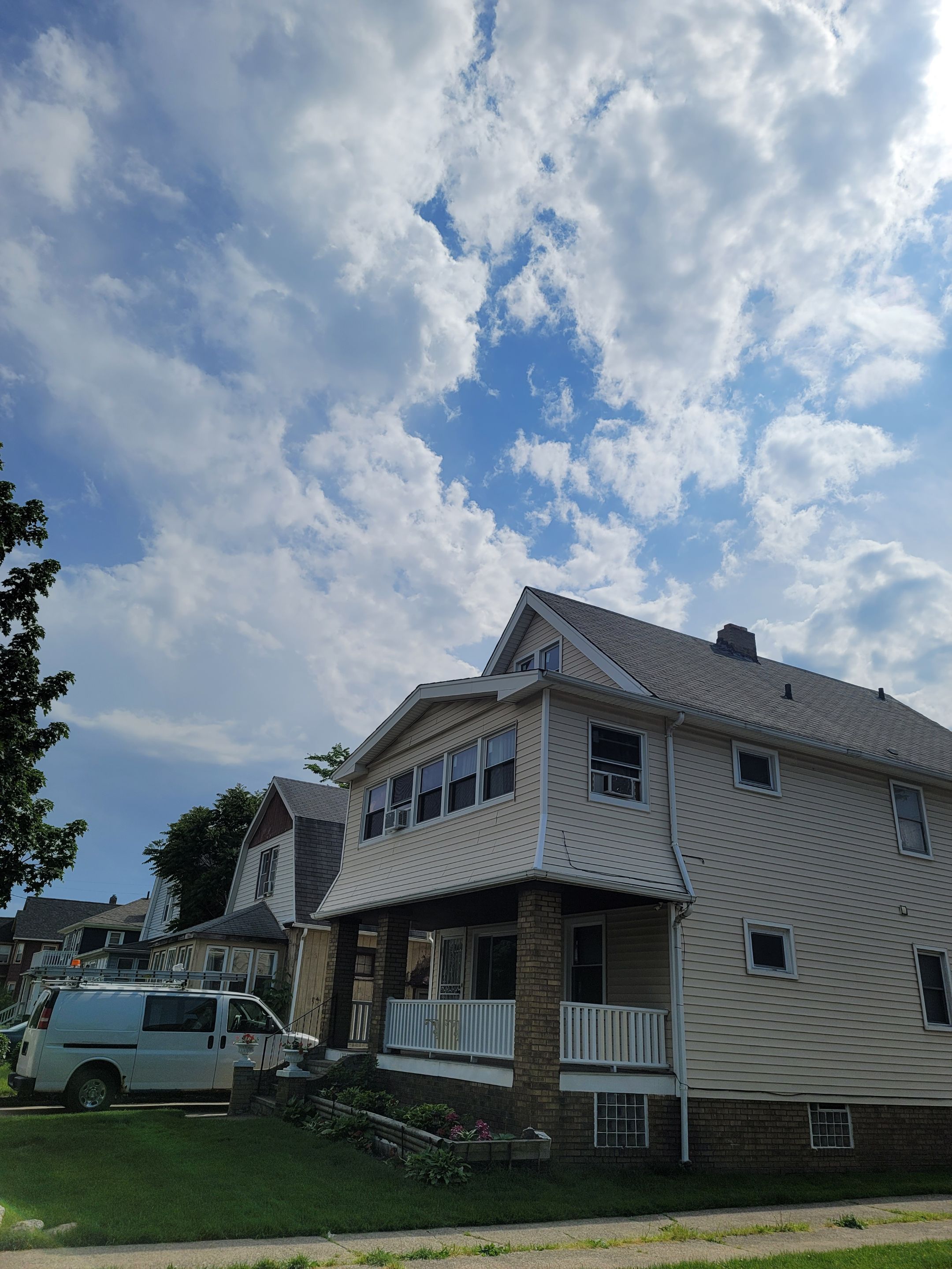 Atlas Pinnacle Pristine Scotchgard: Black Drip Edge: White by Eagle Eye Roofing