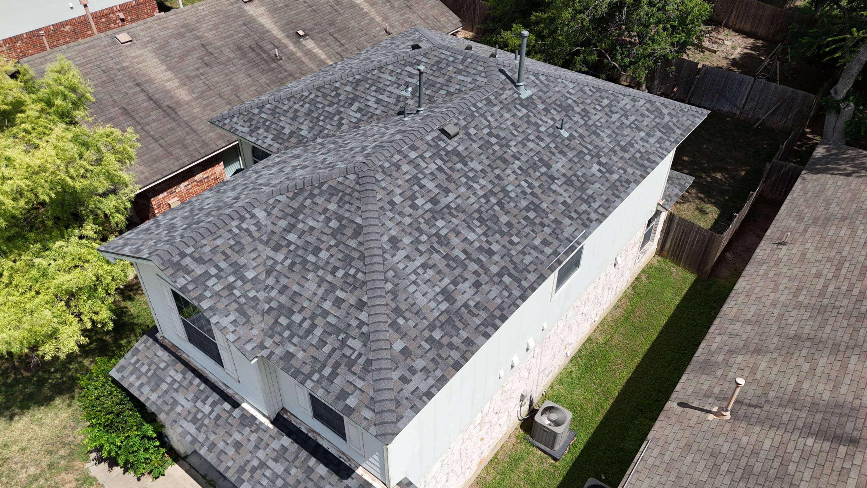 Williamsburg Gray - Owens Corning TruDefinition Duration by RoofsOnly.com