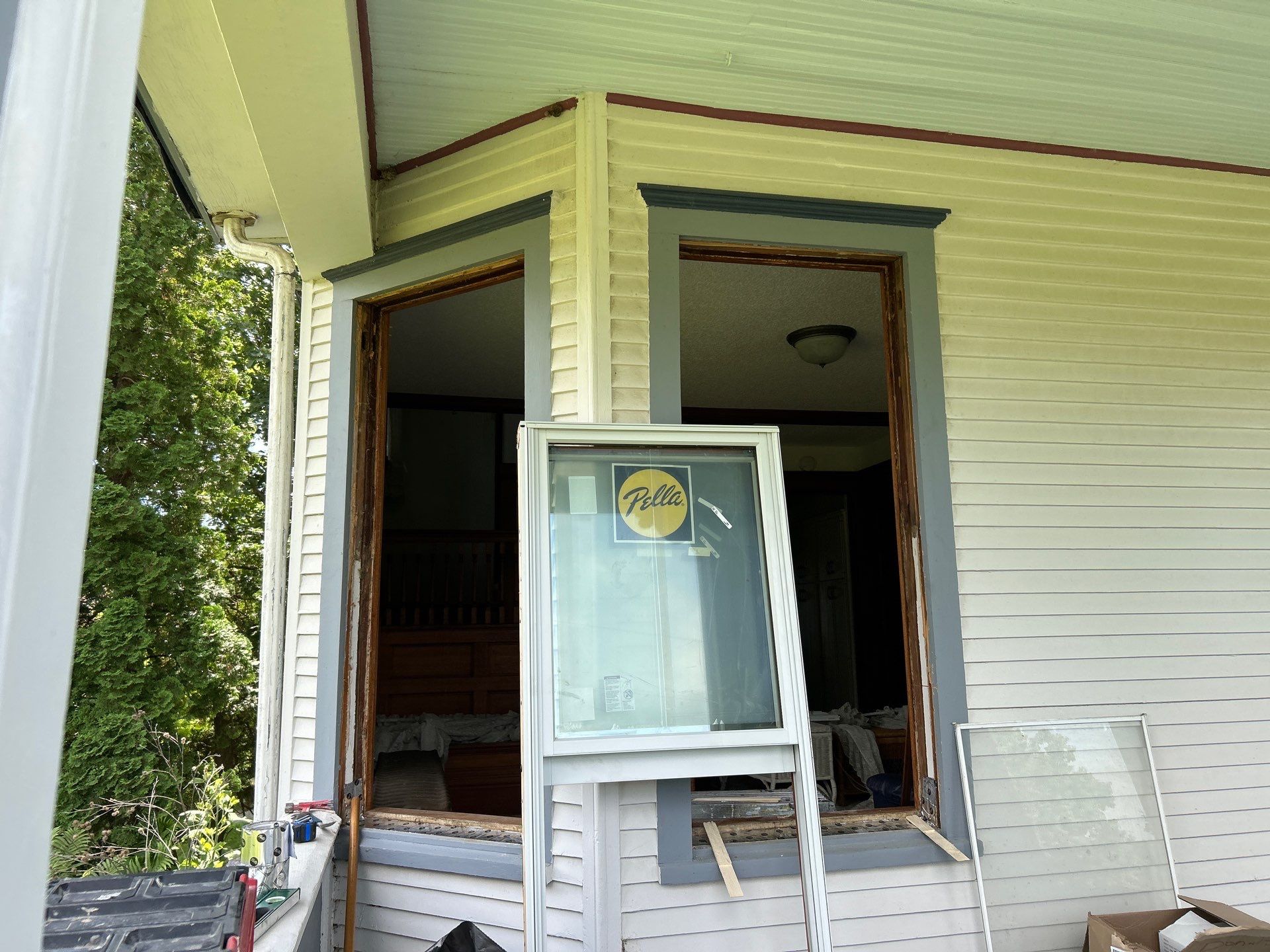 Windwo installation by United Windows and Siding LLC
