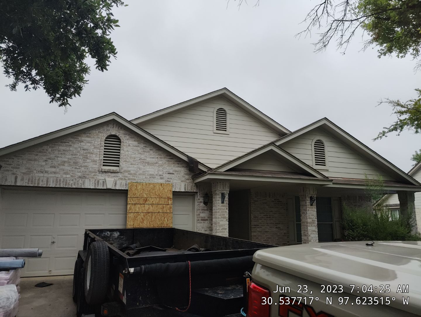 Residential Roofing Installation using Owens Corning Oakridge Onyx Black by DeZign Roofing & Exteriors