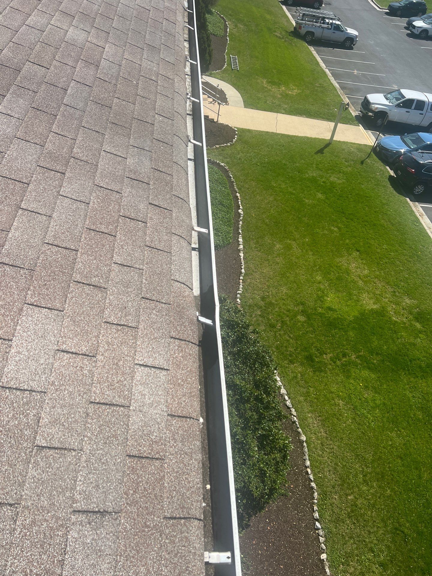 Commercial gutter cleaning Baltimore after photo with clean gutters
