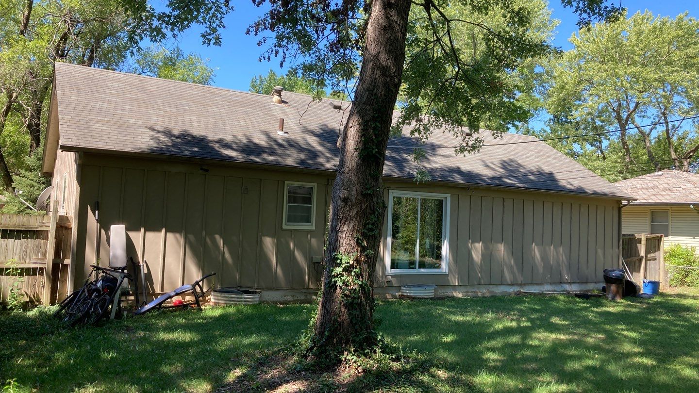 Siding Installation using Exterior Portfolio Vinyl Siding by EEC  Windows, Siding & Roofing 
